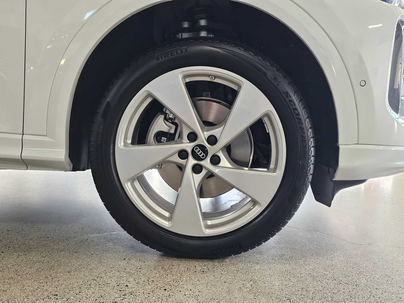 2025 Audi Q5 Premium Plus 2.0 TFSI quattro