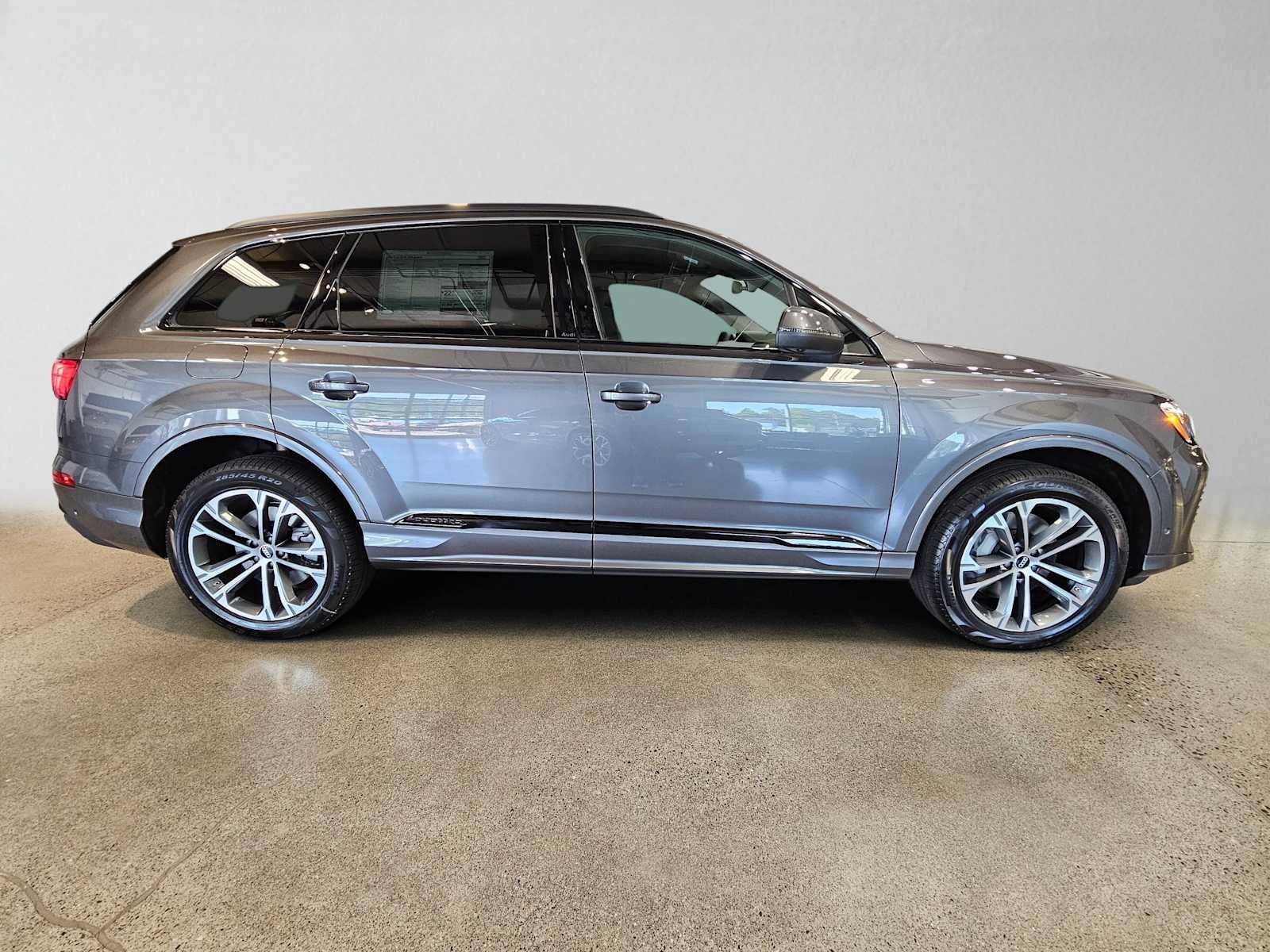 2026 Audi Q7 Premium