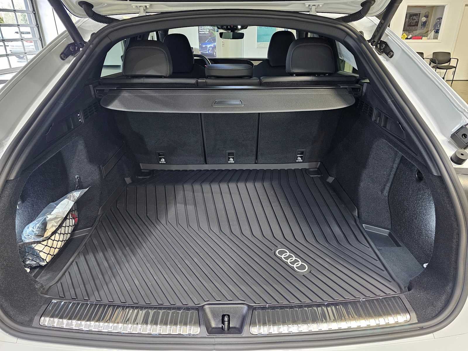 2025 Audi SQ5 Sportback Premium Plus 3.0 TFSI quattro