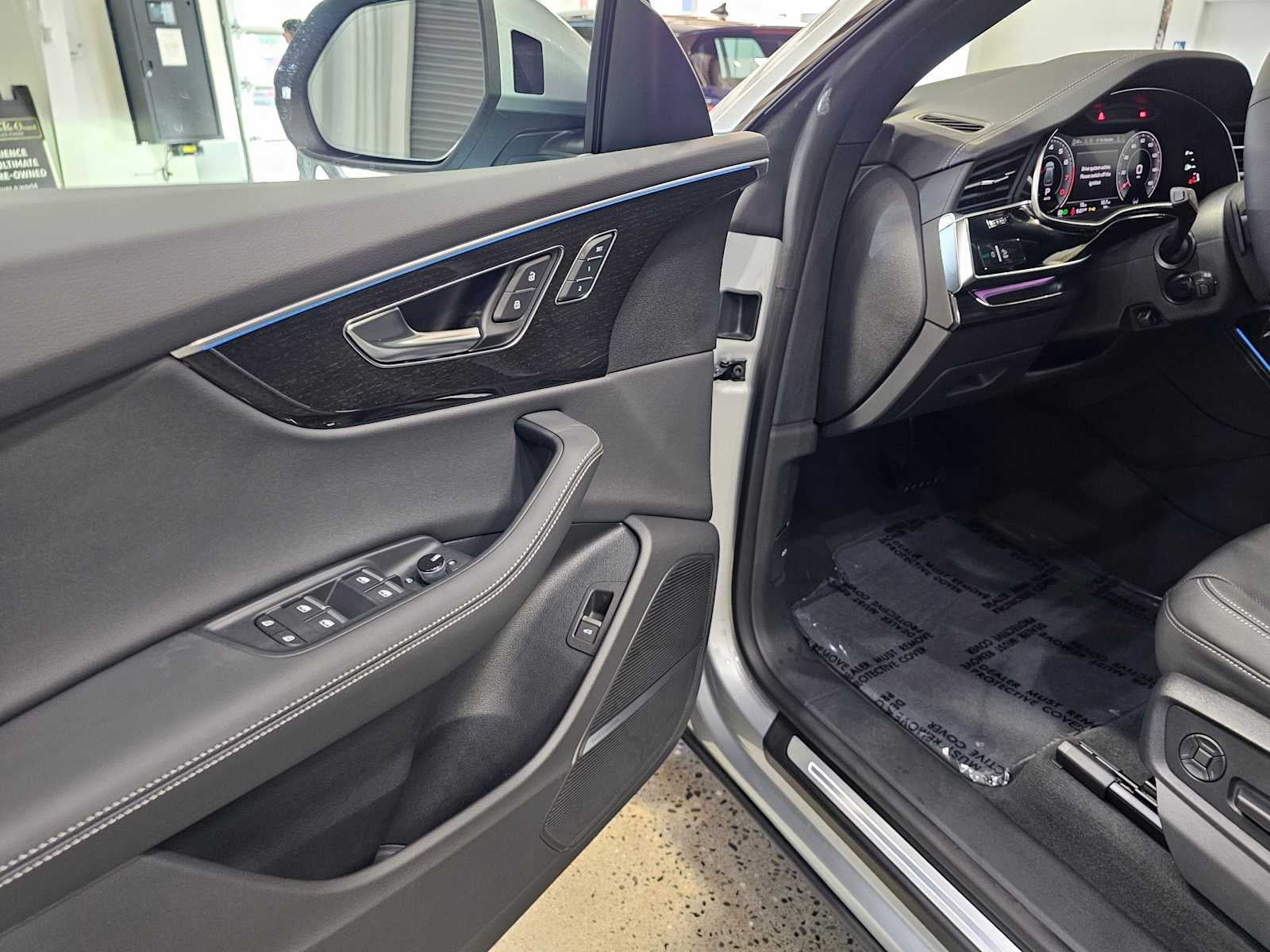 2025 Audi Q8 Premium Plus 55 TFSI quattro