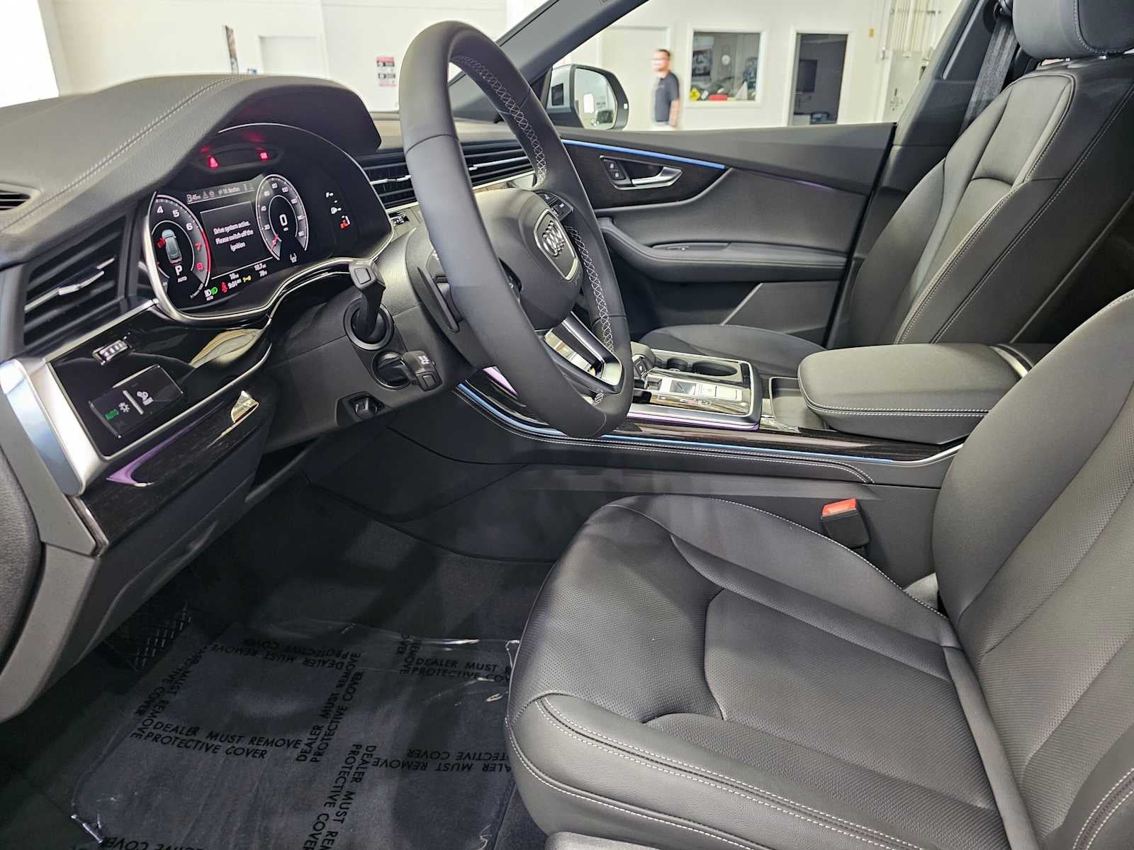 2025 Audi Q8 Premium Plus 55 TFSI quattro