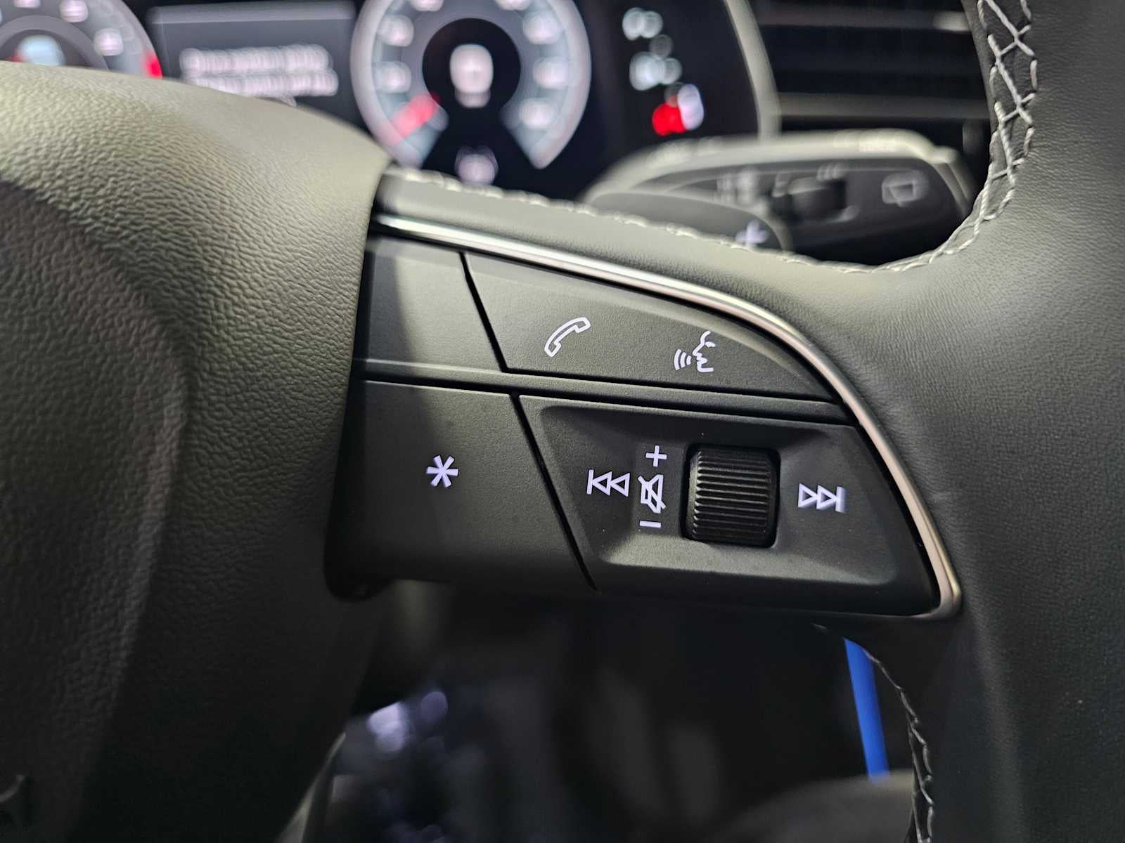 2025 Audi Q8 Premium Plus 55 TFSI quattro