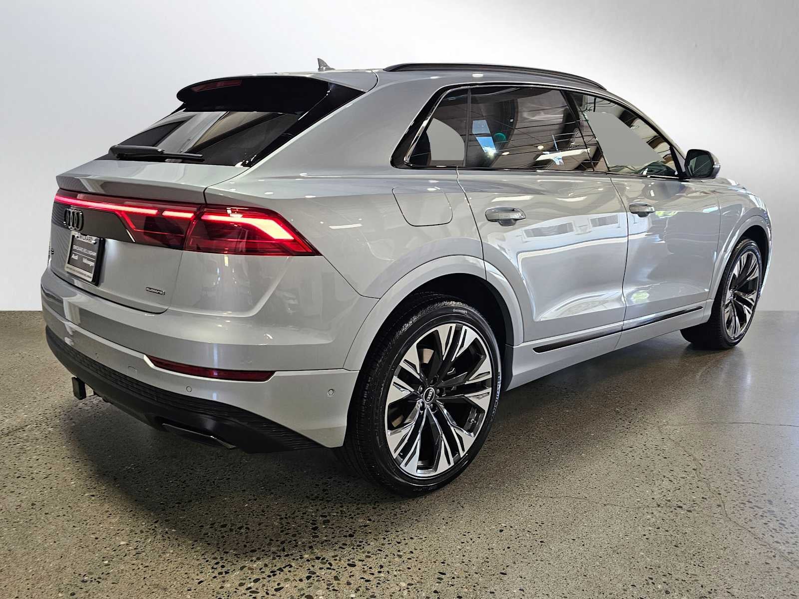 2025 Audi Q8 Premium Plus 55 TFSI quattro