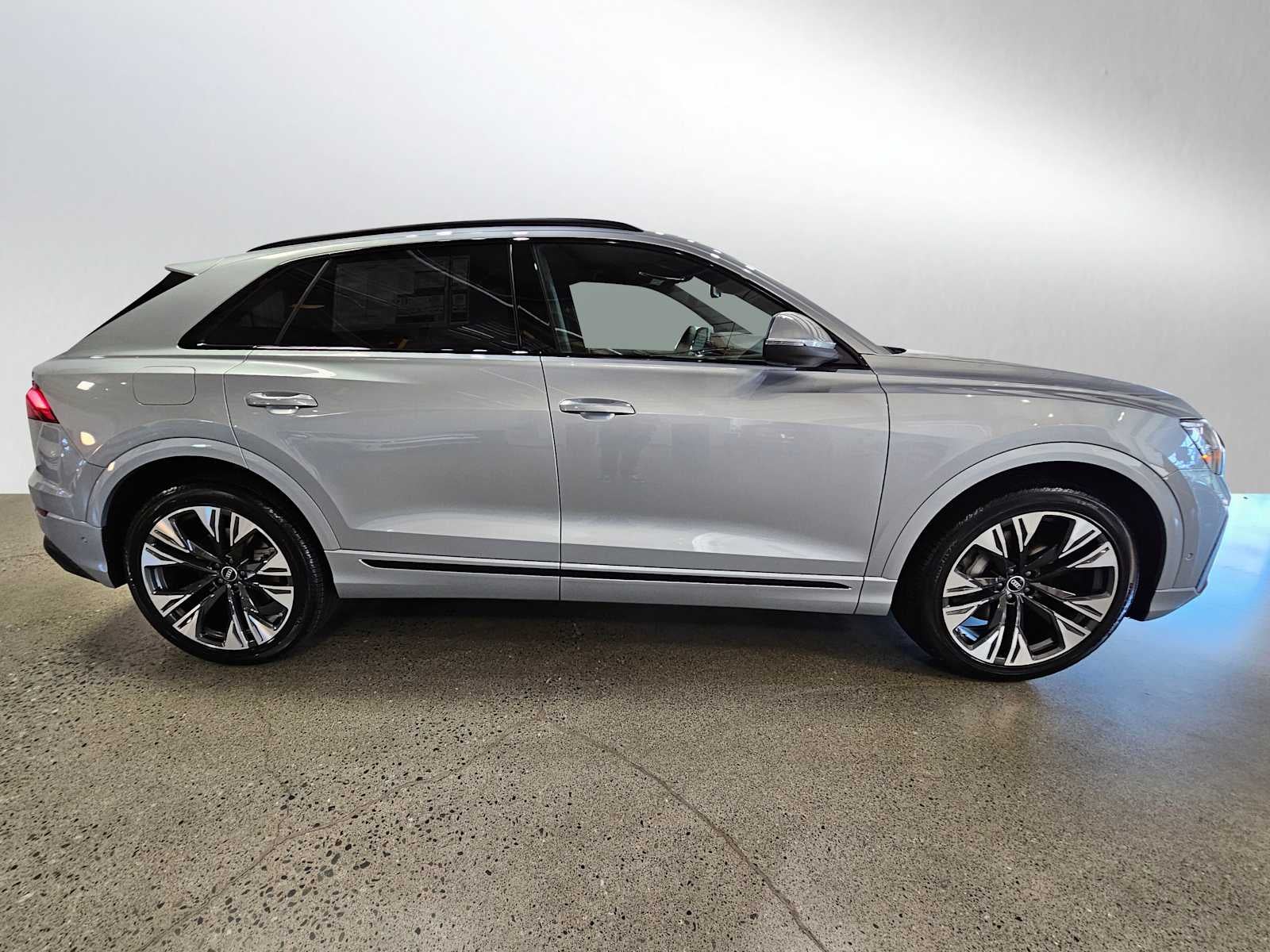 2025 Audi Q8 Premium Plus 55 TFSI quattro