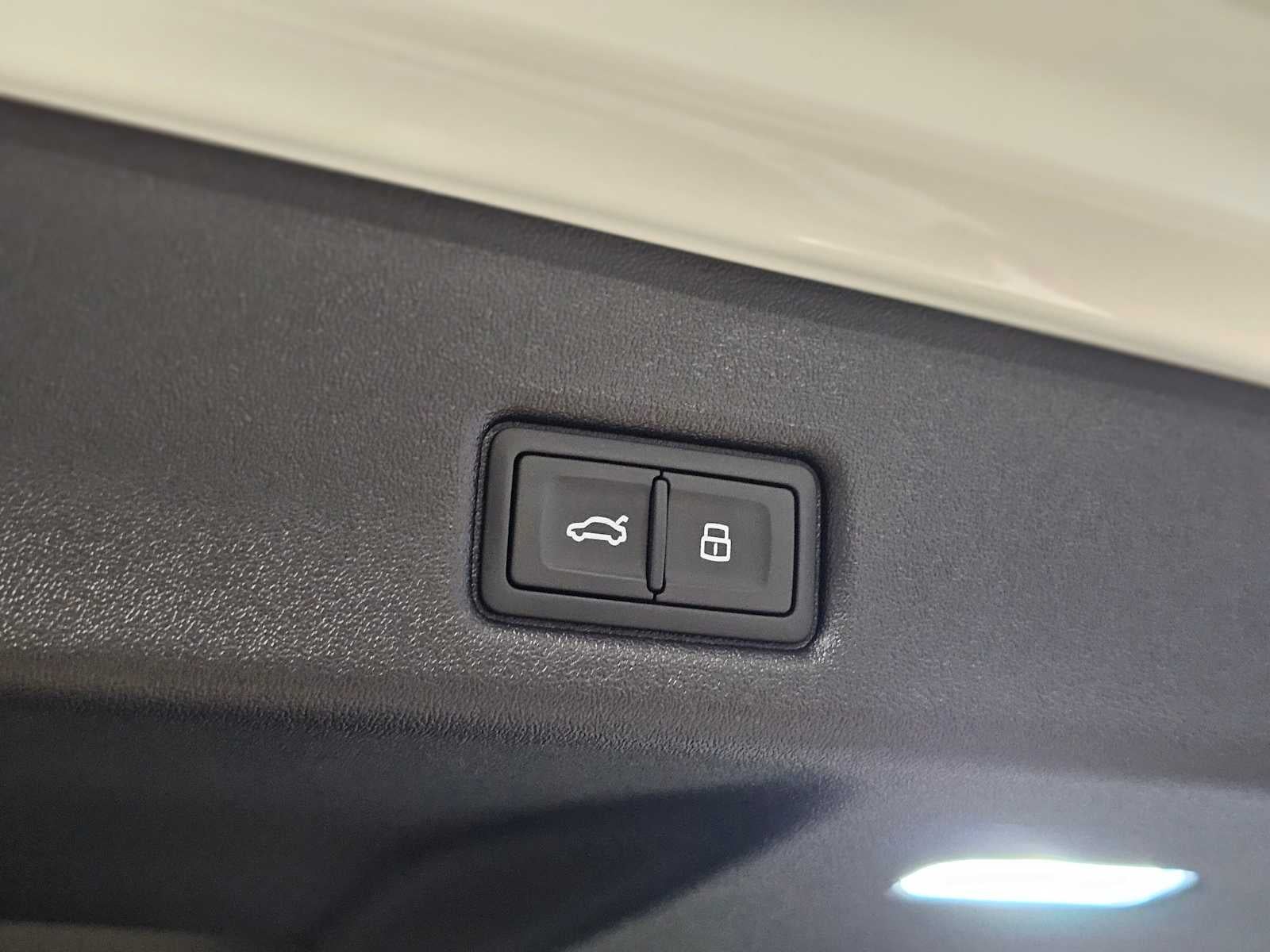 2025 Audi Q5 Sportback Premium 2.0 TFSI quattro