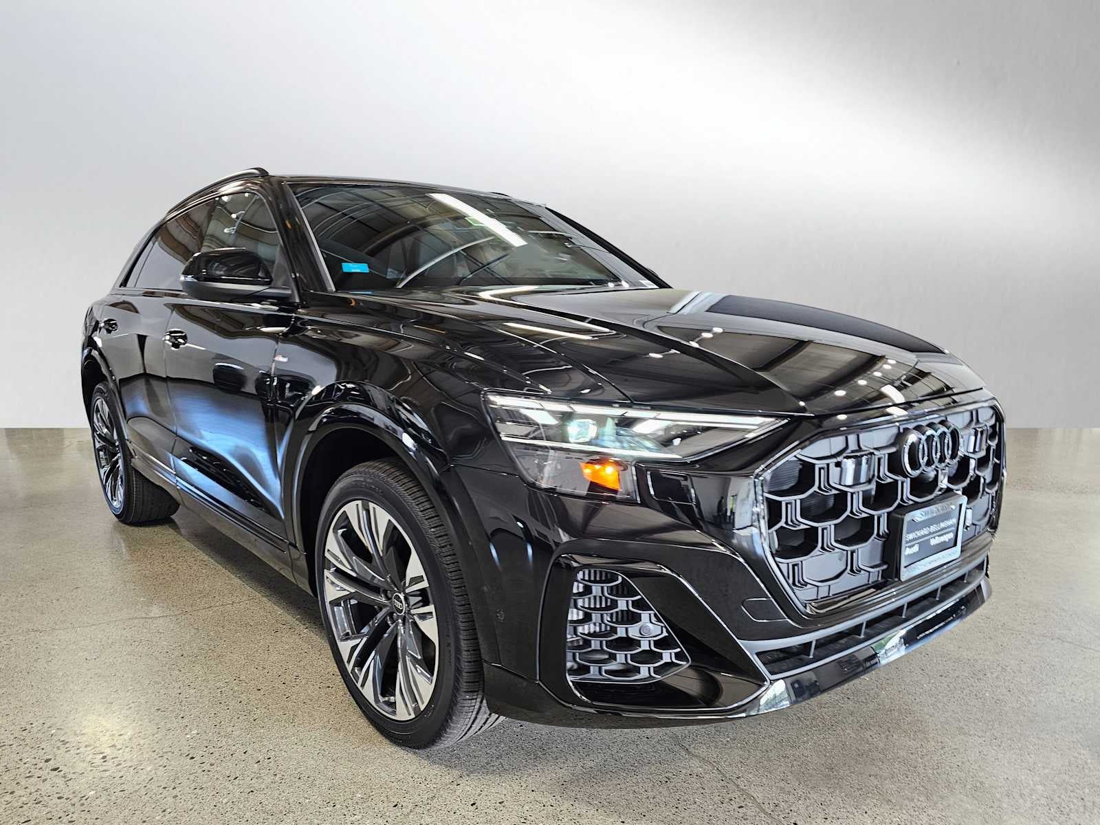2025 Audi Q8 Premium Plus 55 TFSI quattro