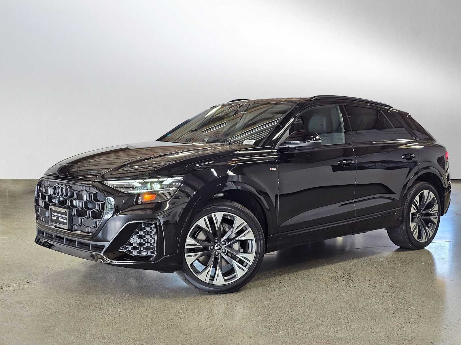 2025 Audi Q8 Premium Plus 55 TFSI quattro