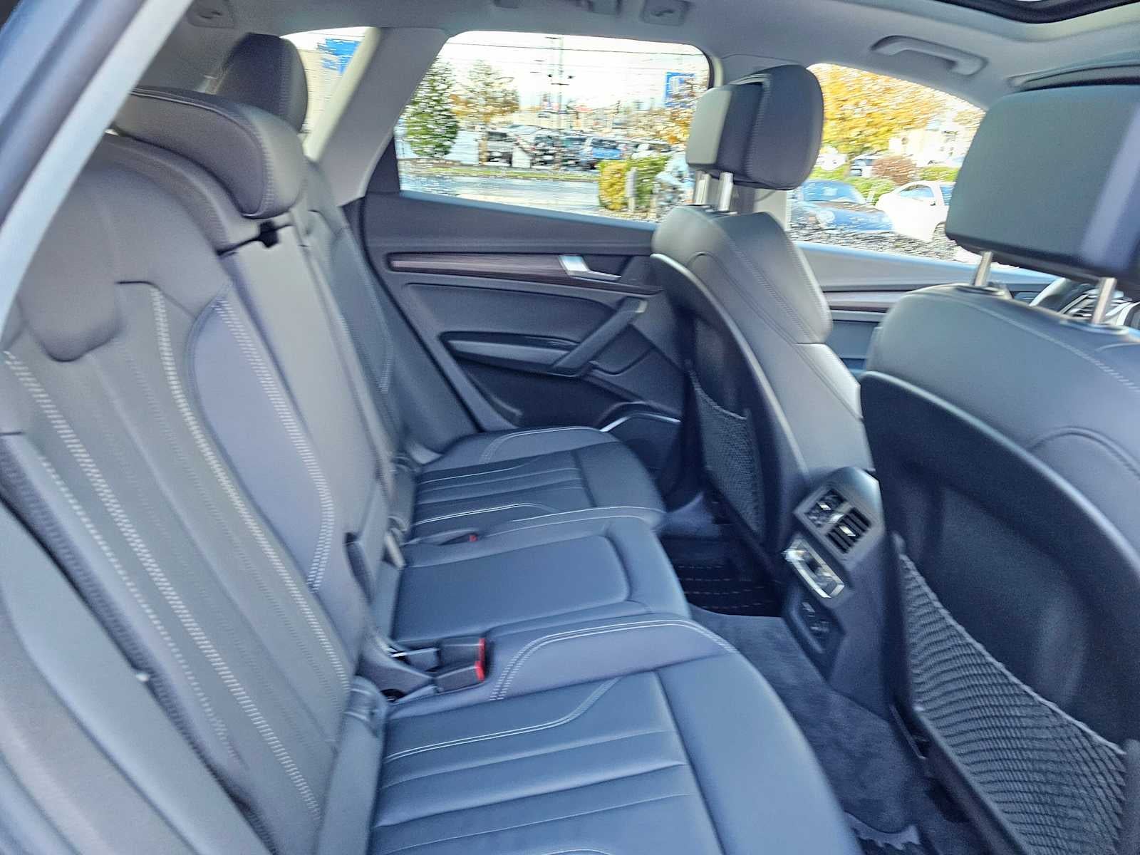 2025 Audi Q5 S line Premium 55 TFSI e quattro