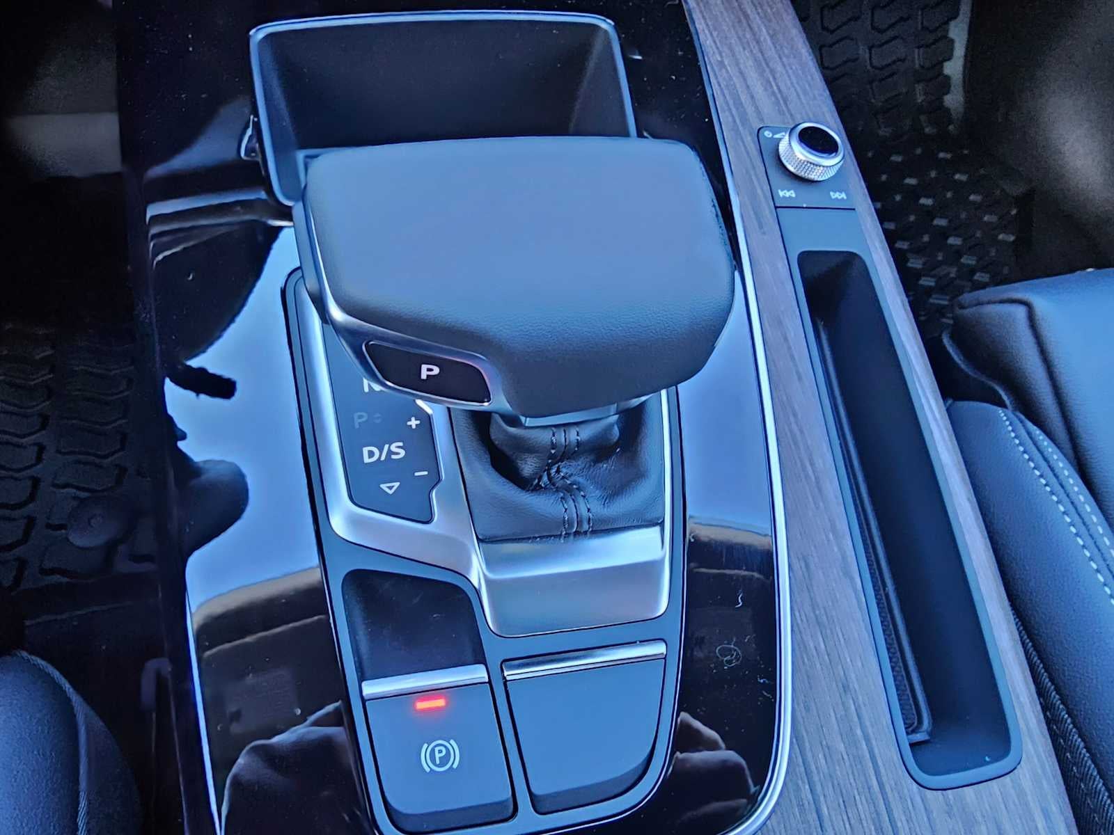 2025 Audi Q5 S line Premium 55 TFSI e quattro