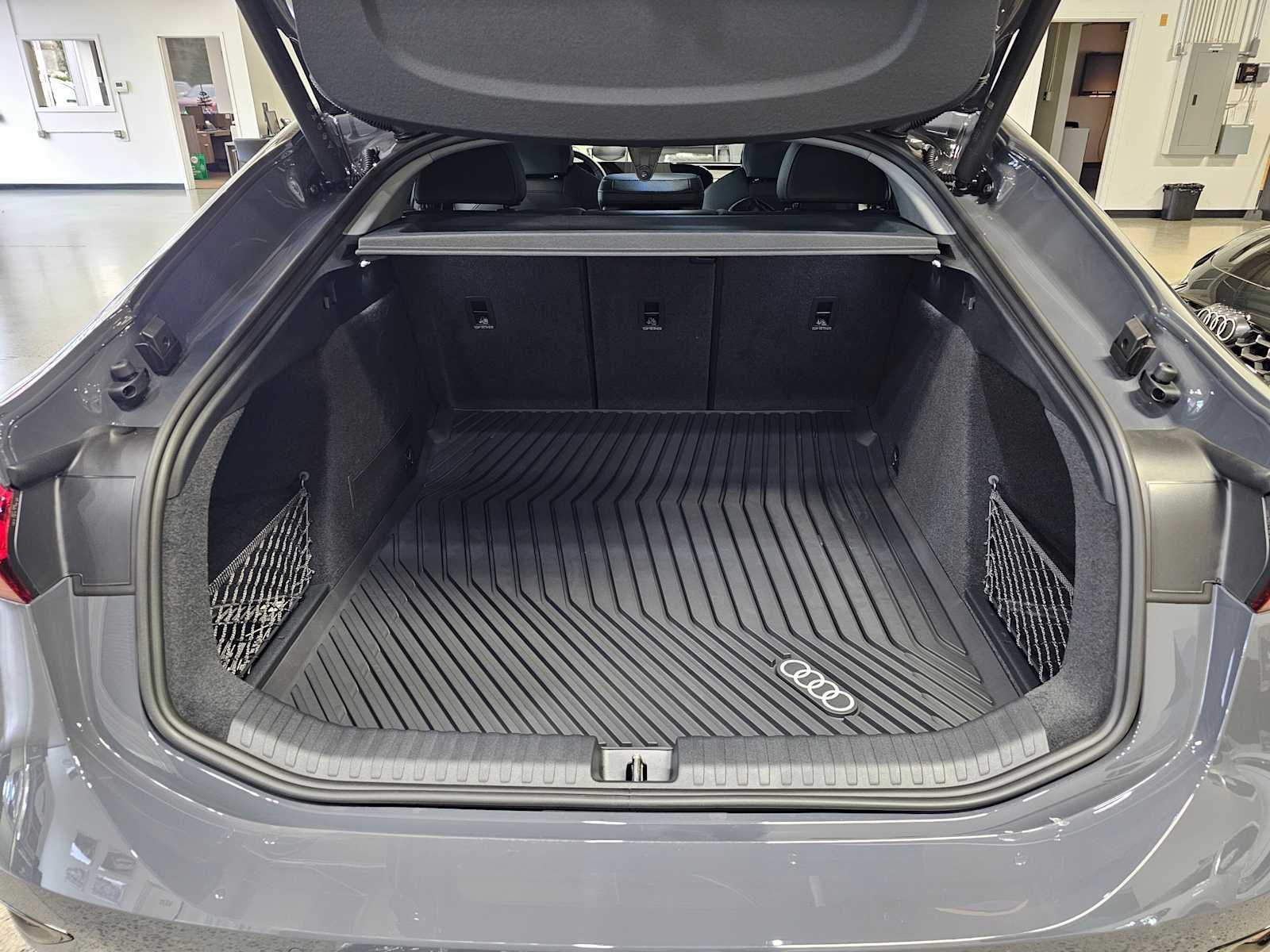 2025 Audi A6 e-tron Prestige quattro