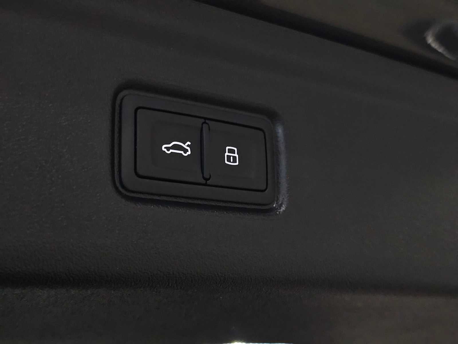 2025 Audi A6 e-tron Prestige quattro