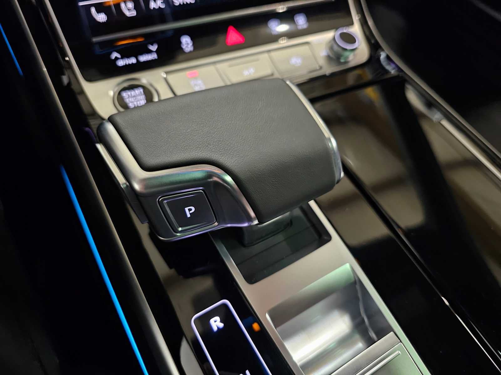 2025 Audi A8 L 55 TFSI quattro