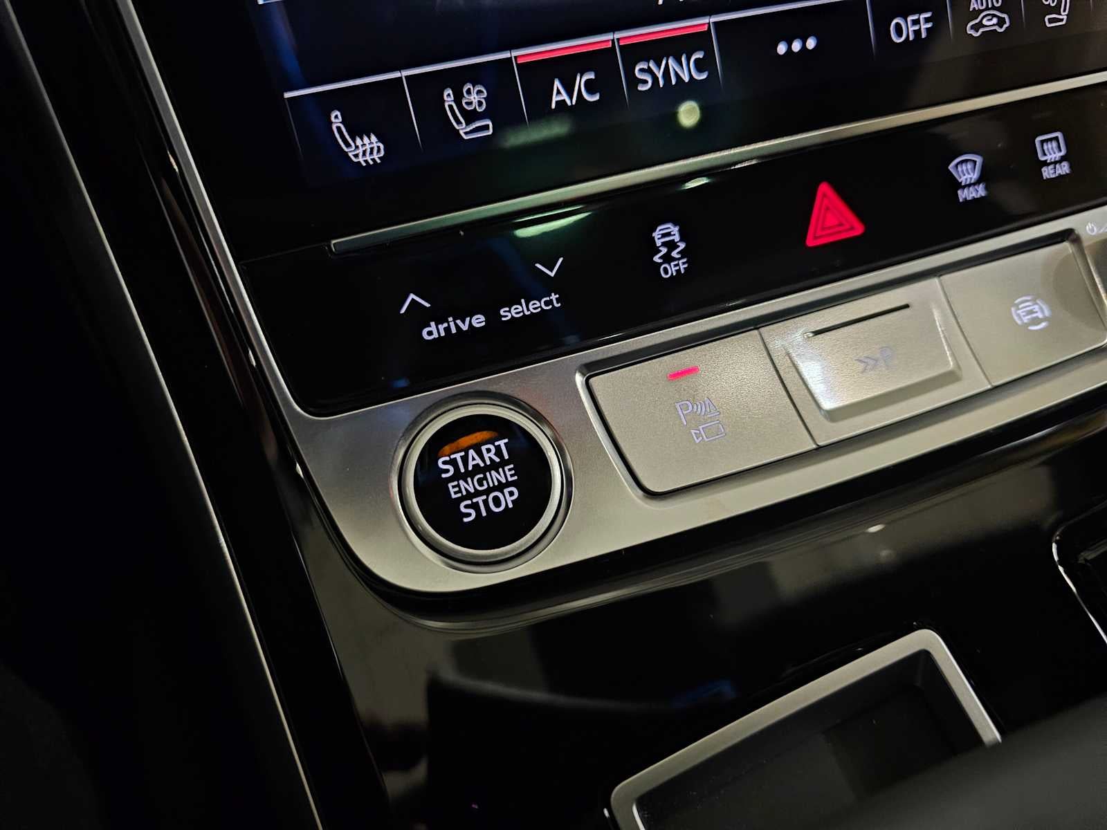 2025 Audi A8 L 55 TFSI quattro