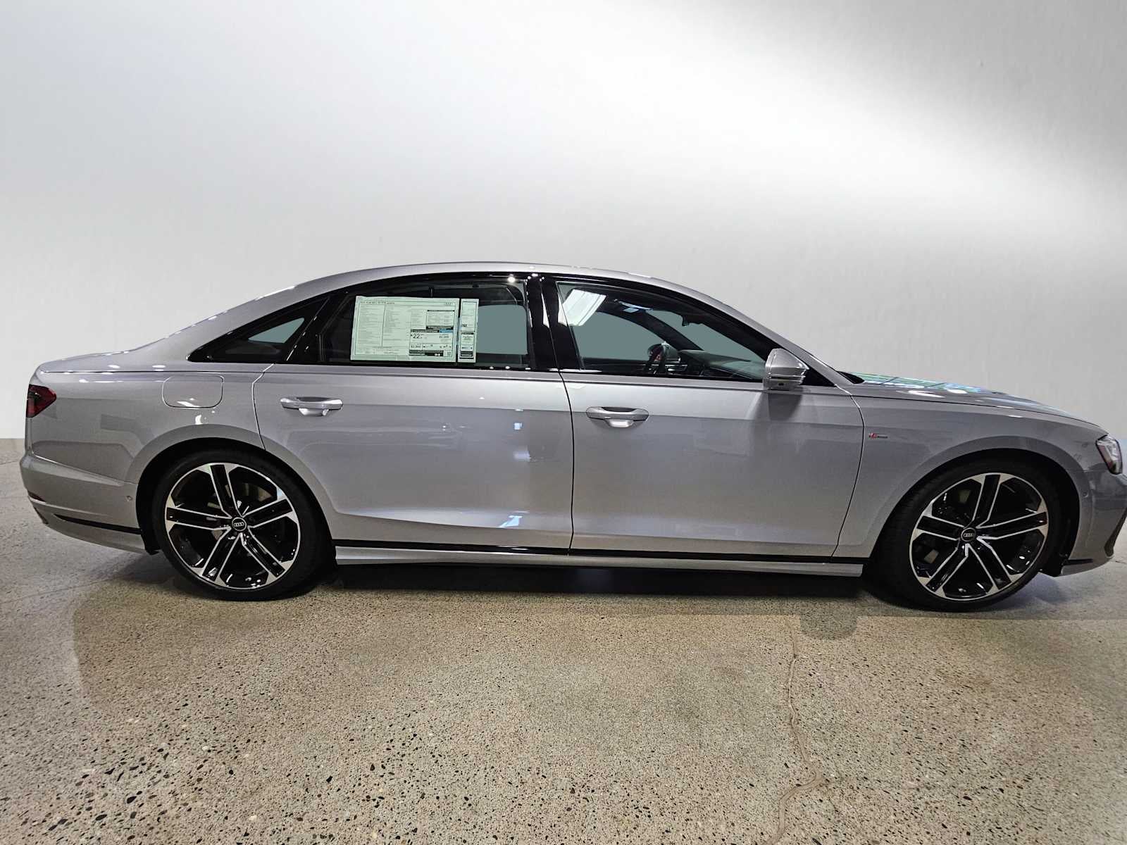 2025 Audi A8 L 55 TFSI quattro