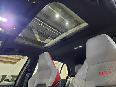 2026 Volkswagen Golf GTI 2.0T SE DSG