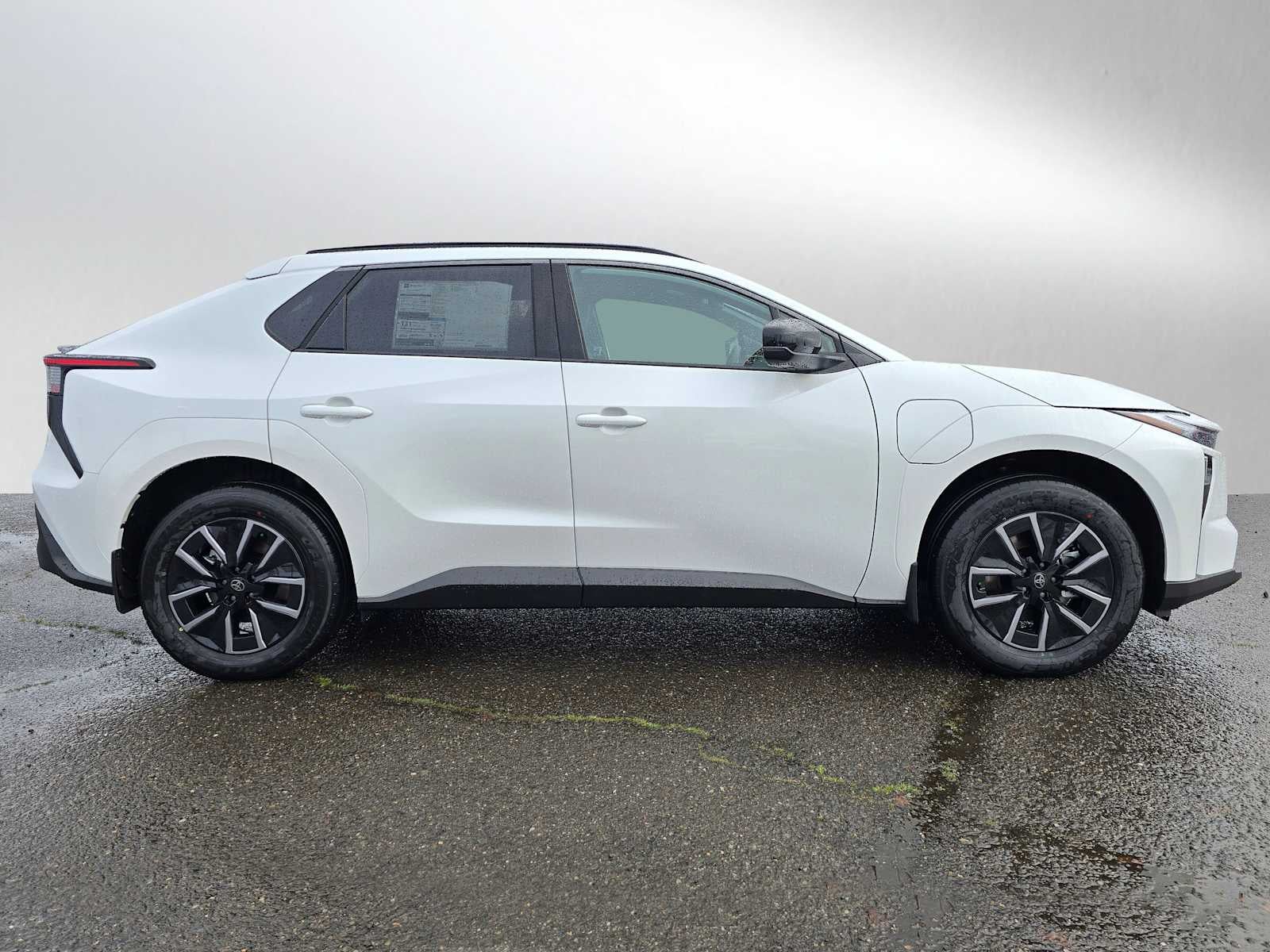 2026 Toyota bZ XLE Plus