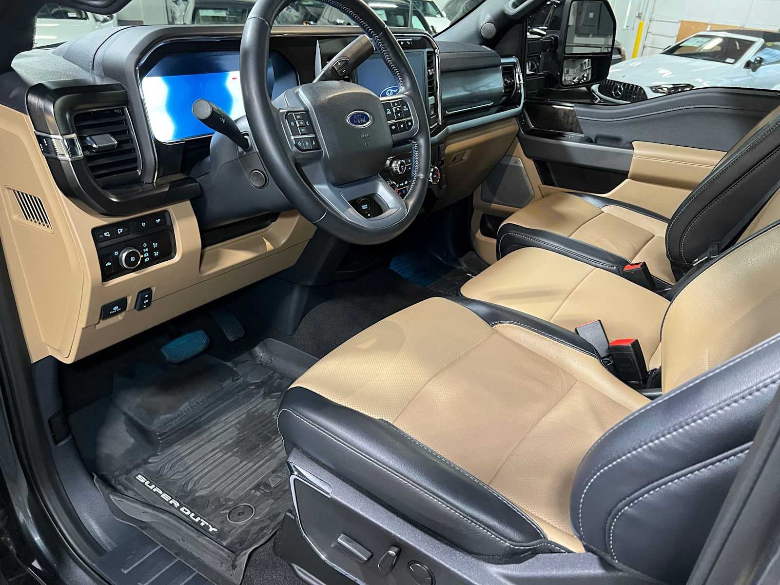 2024 Ford Super Duty F-350 SRW Pickup LARIAT