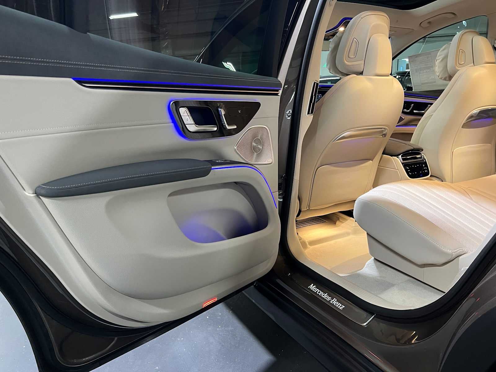 2026 Mercedes-Benz EQS 400 4MATIC® SUV