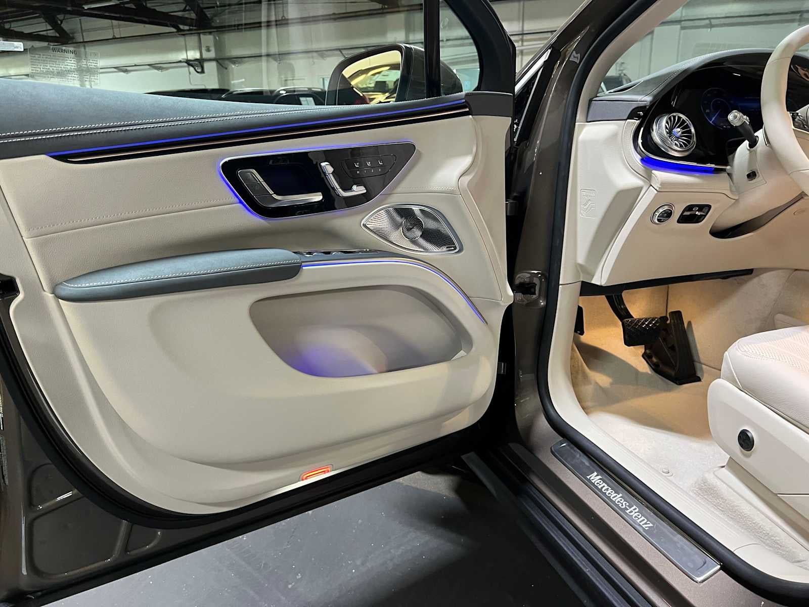2026 Mercedes-Benz EQS 400 4MATIC® SUV