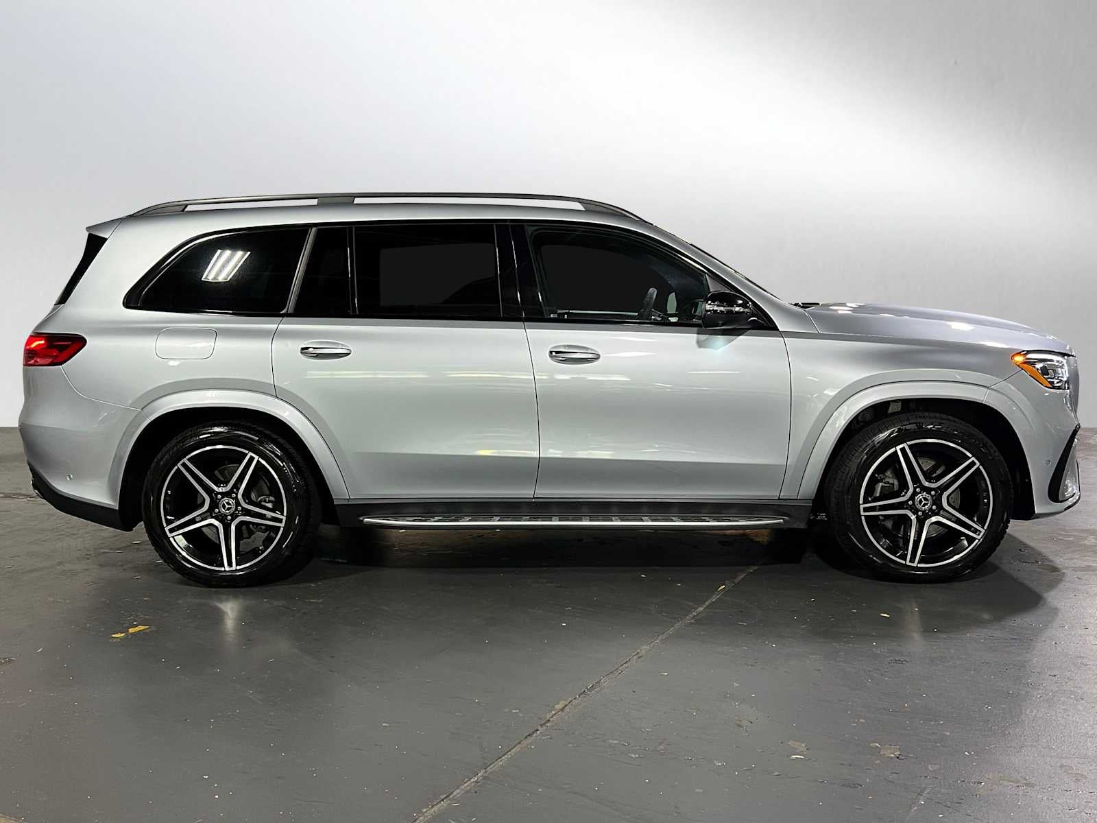 2025 Mercedes-Benz GLS 450 4MATIC® SUV