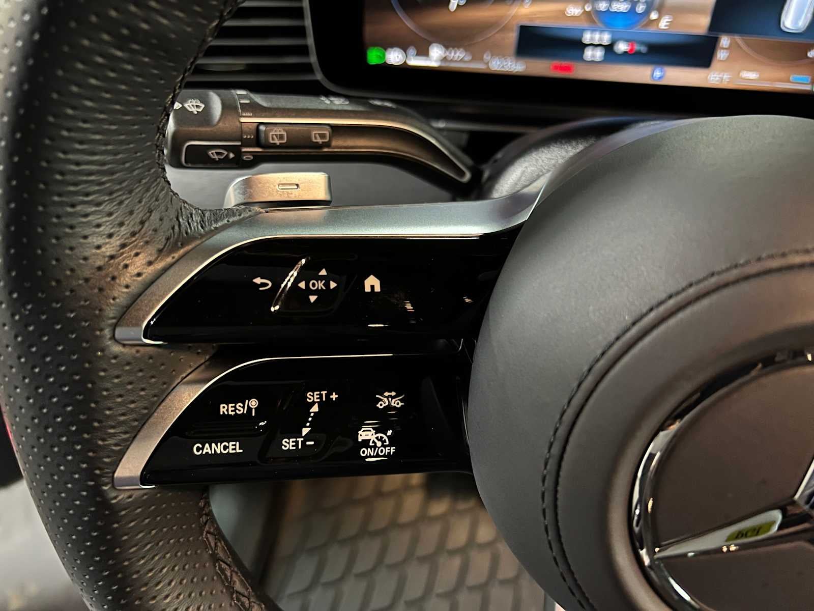 2025 Mercedes-Benz GLS 450 4MATIC® SUV