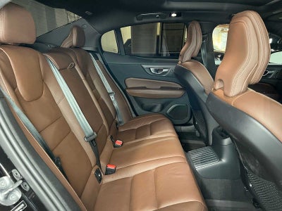 2024 Volvo S60 Recharge Plug-In Hybrid Ultimate Dark Theme