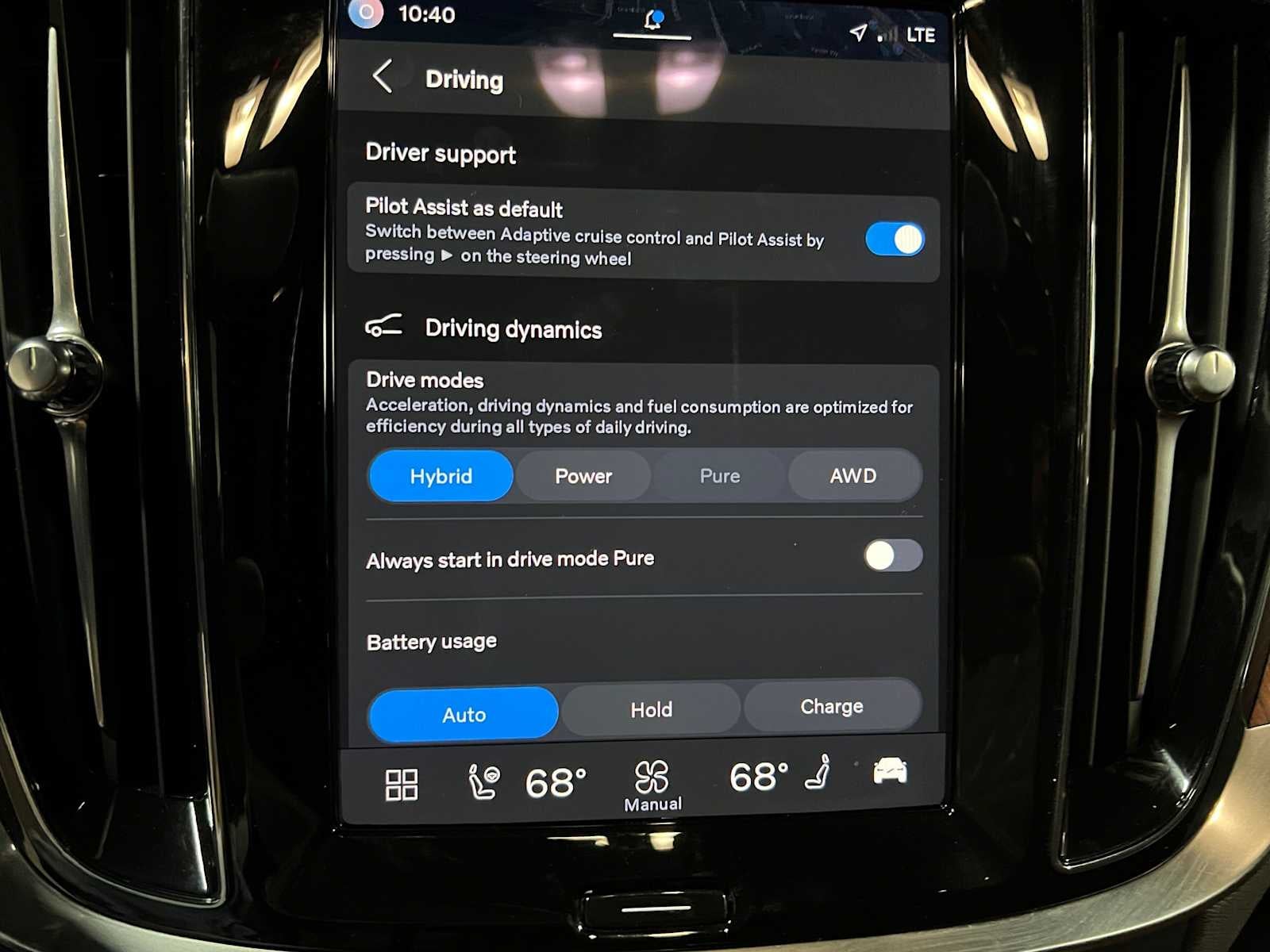 2024 Volvo S60 Recharge Plug-In Hybrid Ultimate Dark Theme