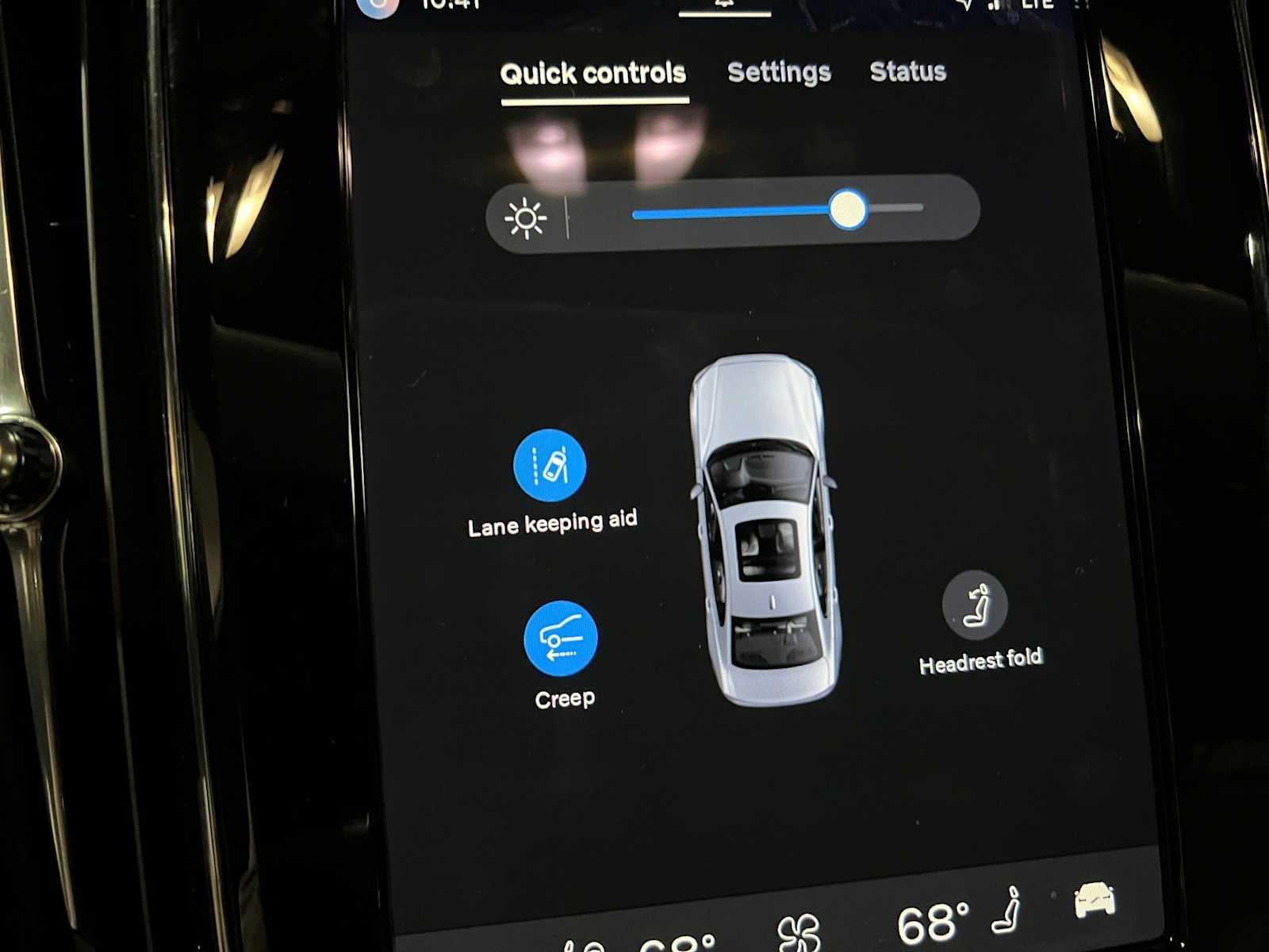 2024 Volvo S60 Recharge Plug-In Hybrid Ultimate Dark Theme