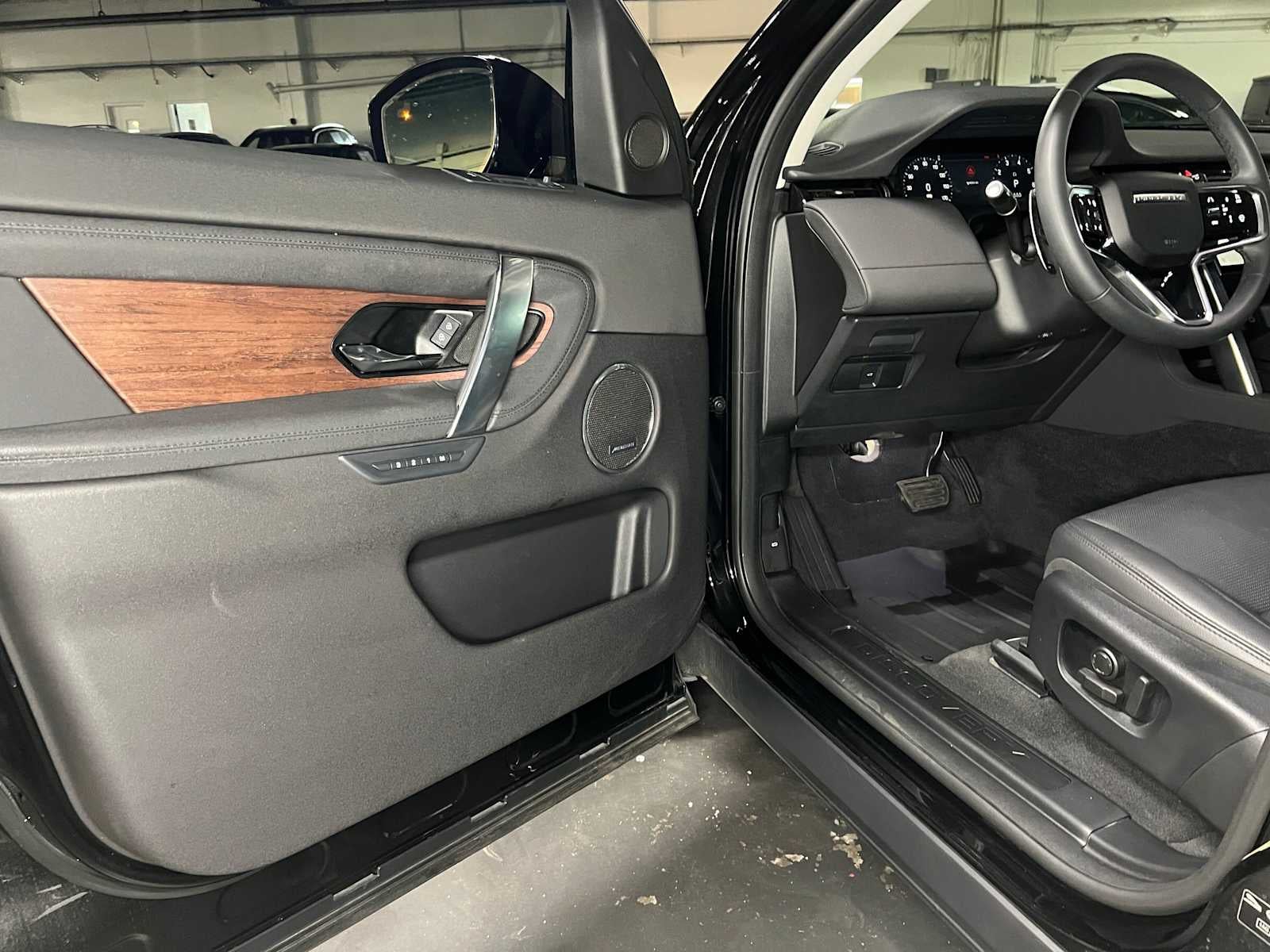 2025 Land Rover Discovery Sport S