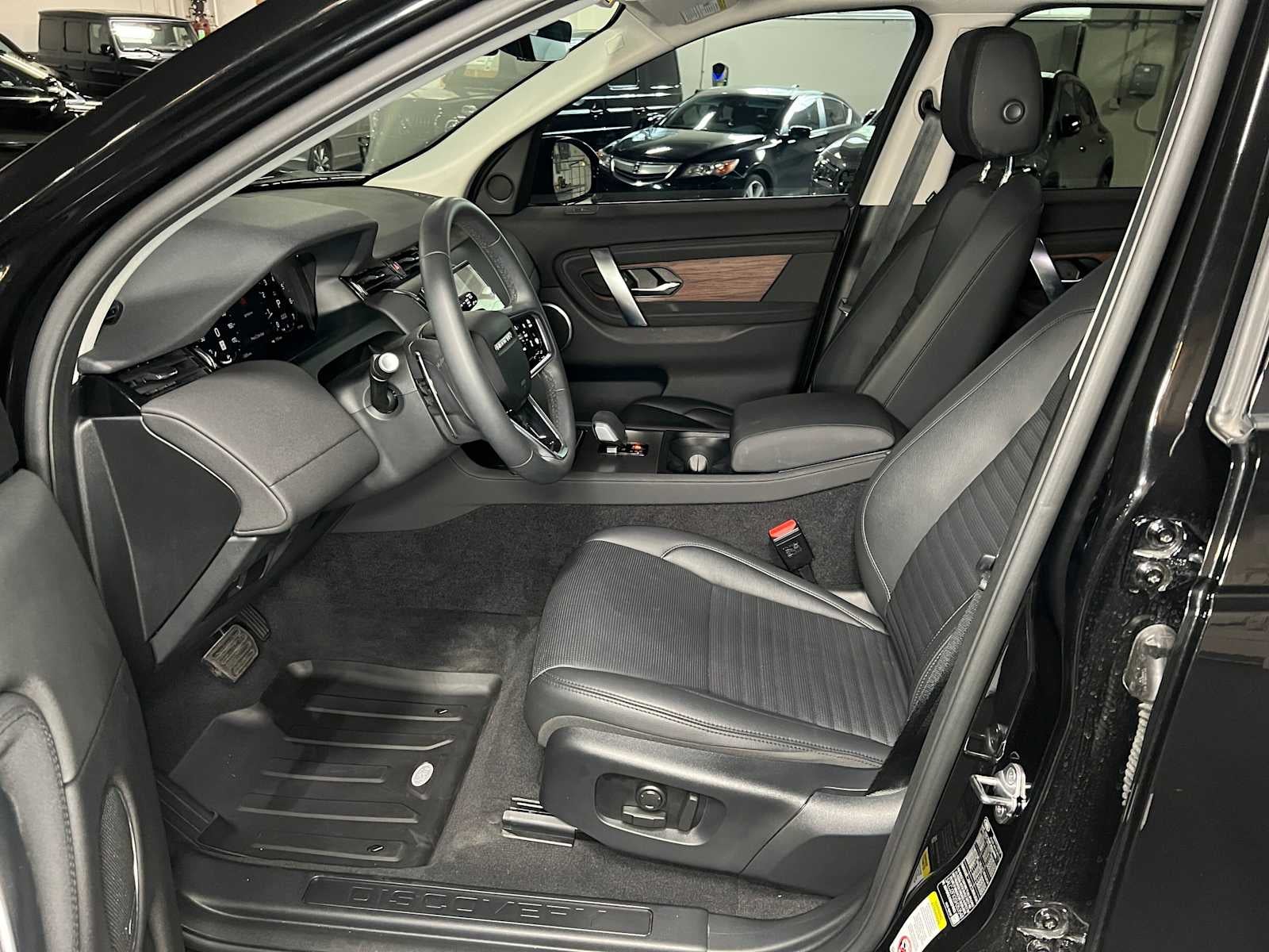 2025 Land Rover Discovery Sport S