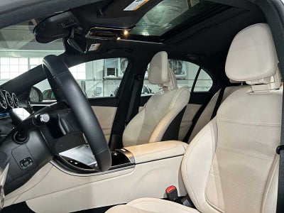 2025 Mercedes-Benz C 300 Sedan