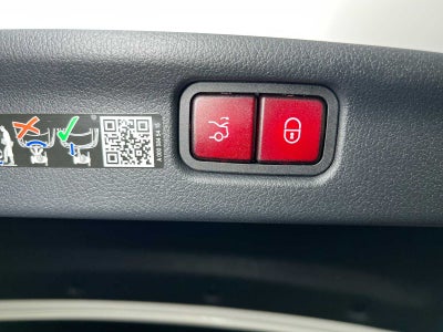 2026 Mercedes-Benz C 300 4MATIC® Sedan