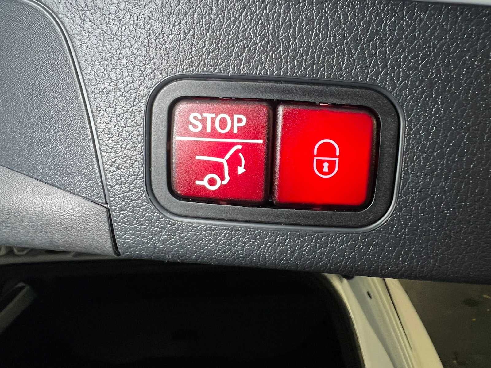 2025 Mercedes-Benz GLB 250 4MATIC® SUV