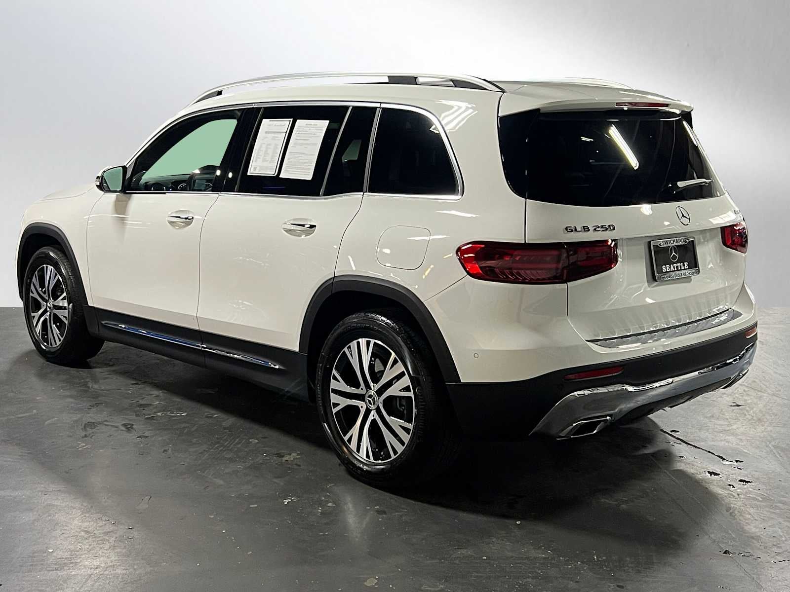 2025 Mercedes-Benz GLB 250 4MATIC® SUV