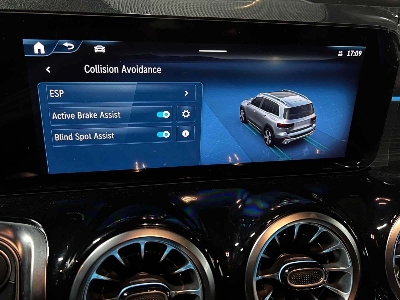 2026 Mercedes-Benz GLB 250 4MATIC® SUV