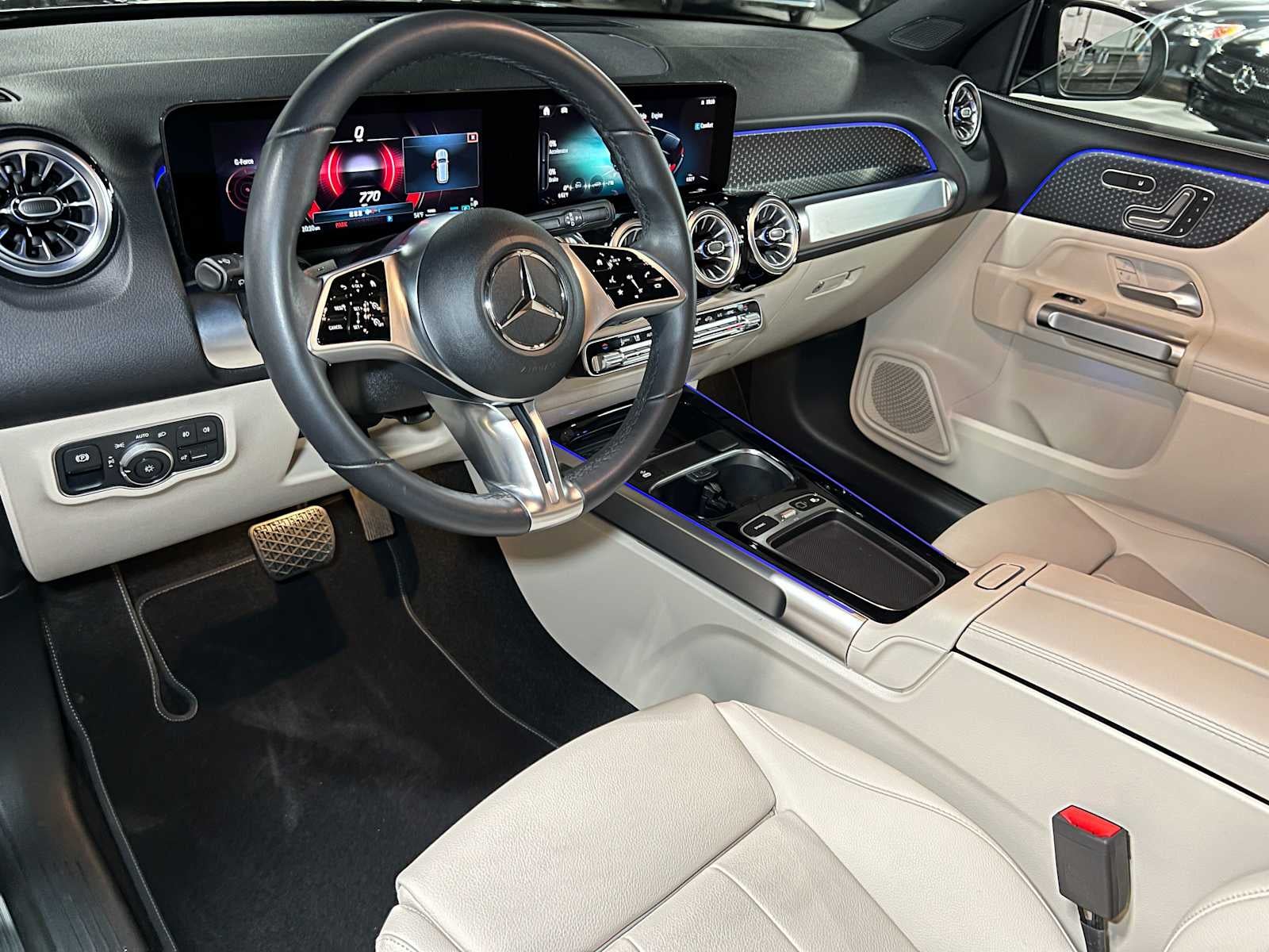 2025 Mercedes-Benz GLB 250 4MATIC® SUV