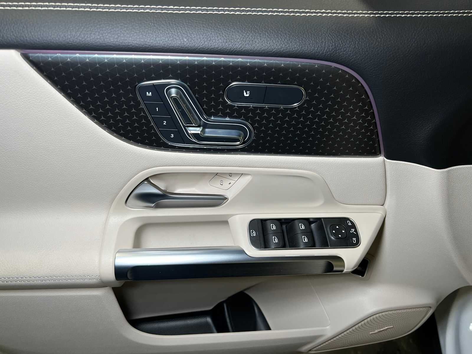 2025 Mercedes-Benz GLB GLB 250