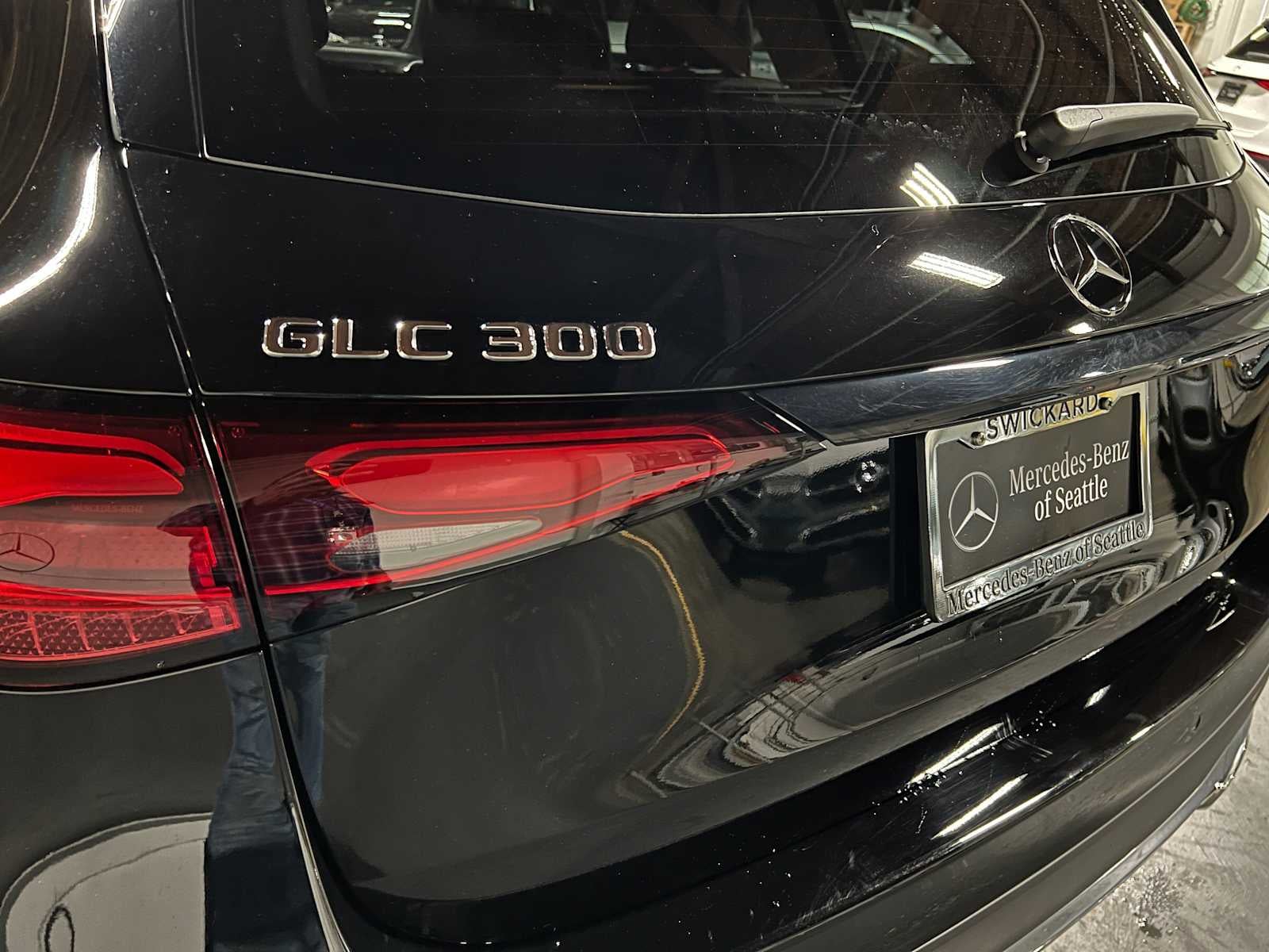 2025 Mercedes-Benz GLC 300 SUV