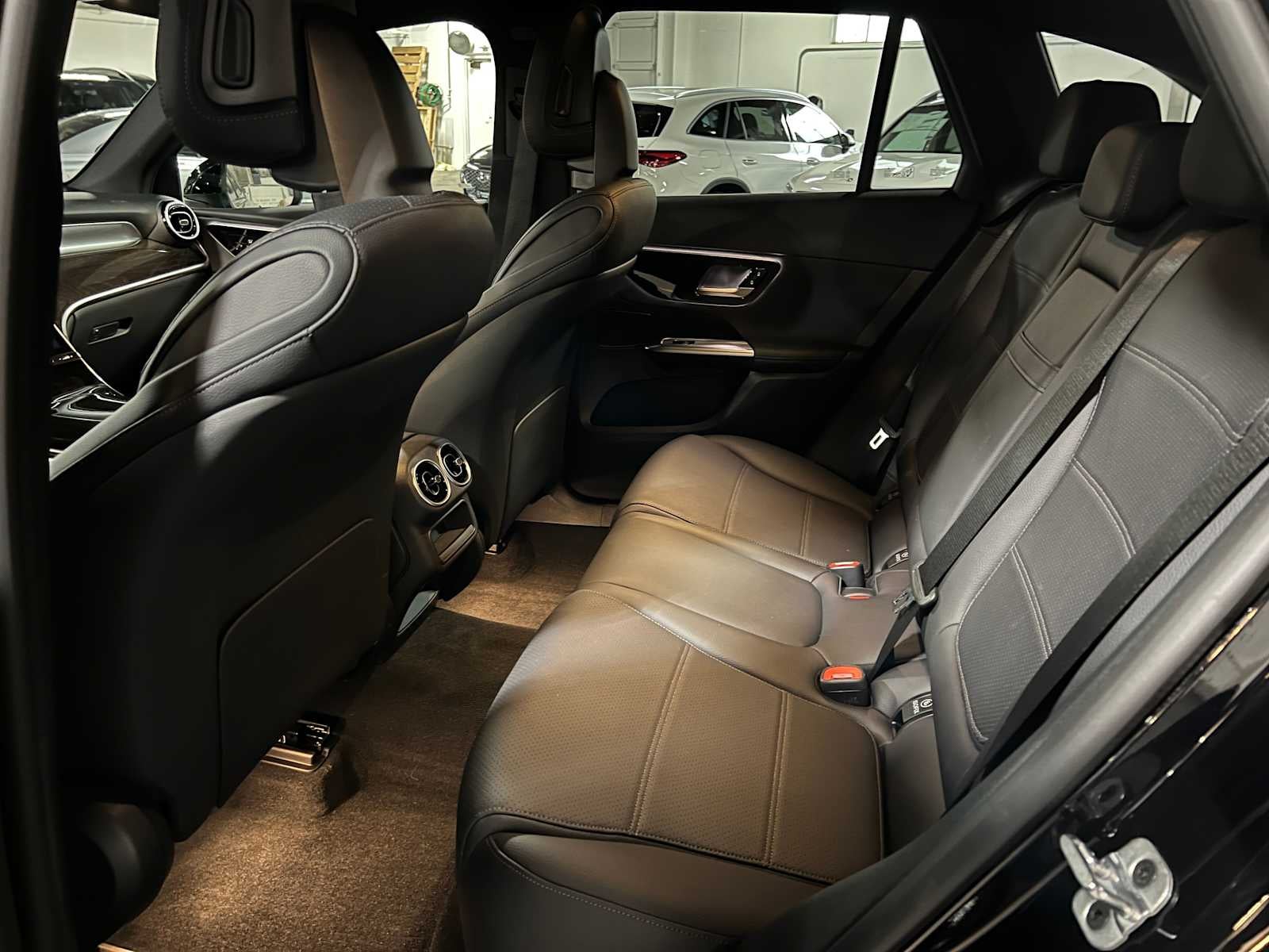2025 Mercedes-Benz GLC 300 SUV