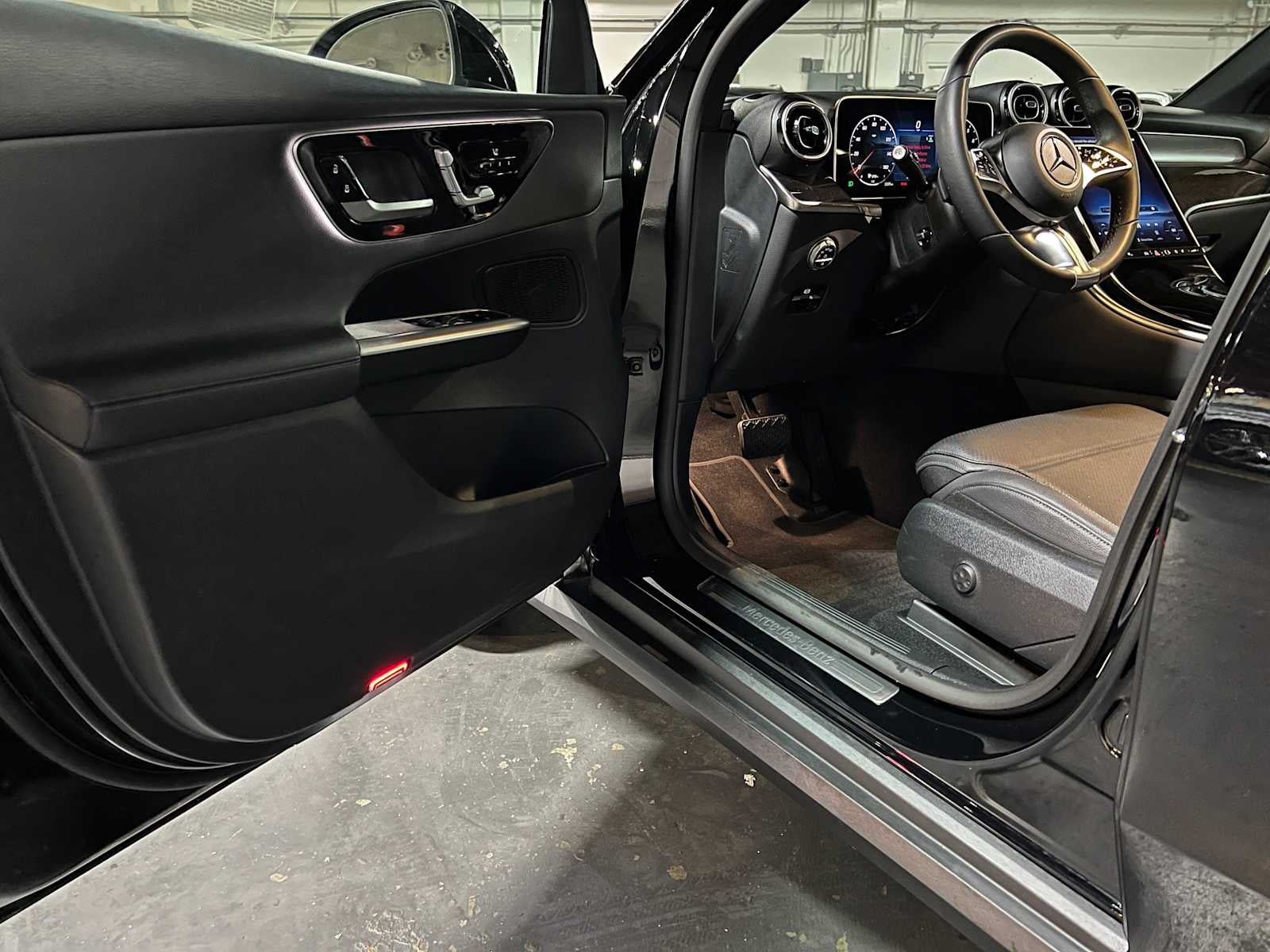 2025 Mercedes-Benz GLC 300 SUV