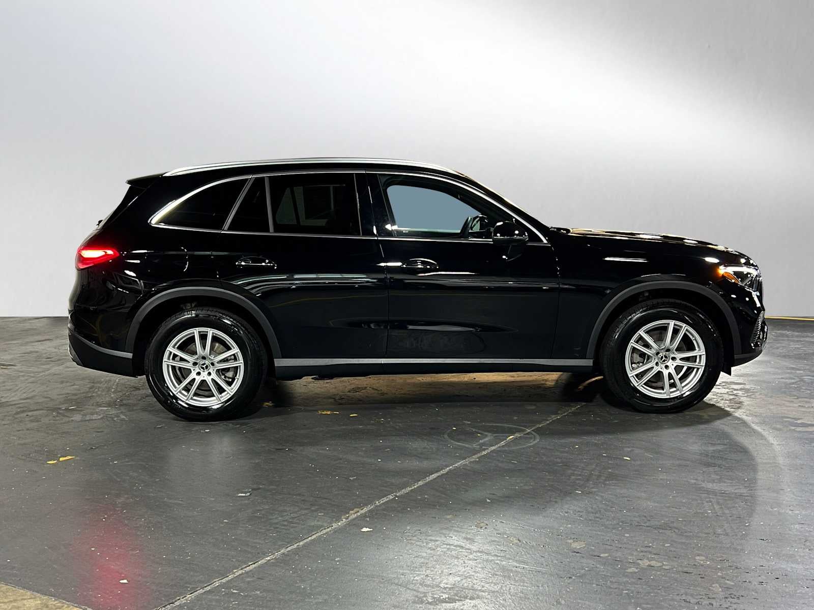 2025 Mercedes-Benz GLC 300 SUV