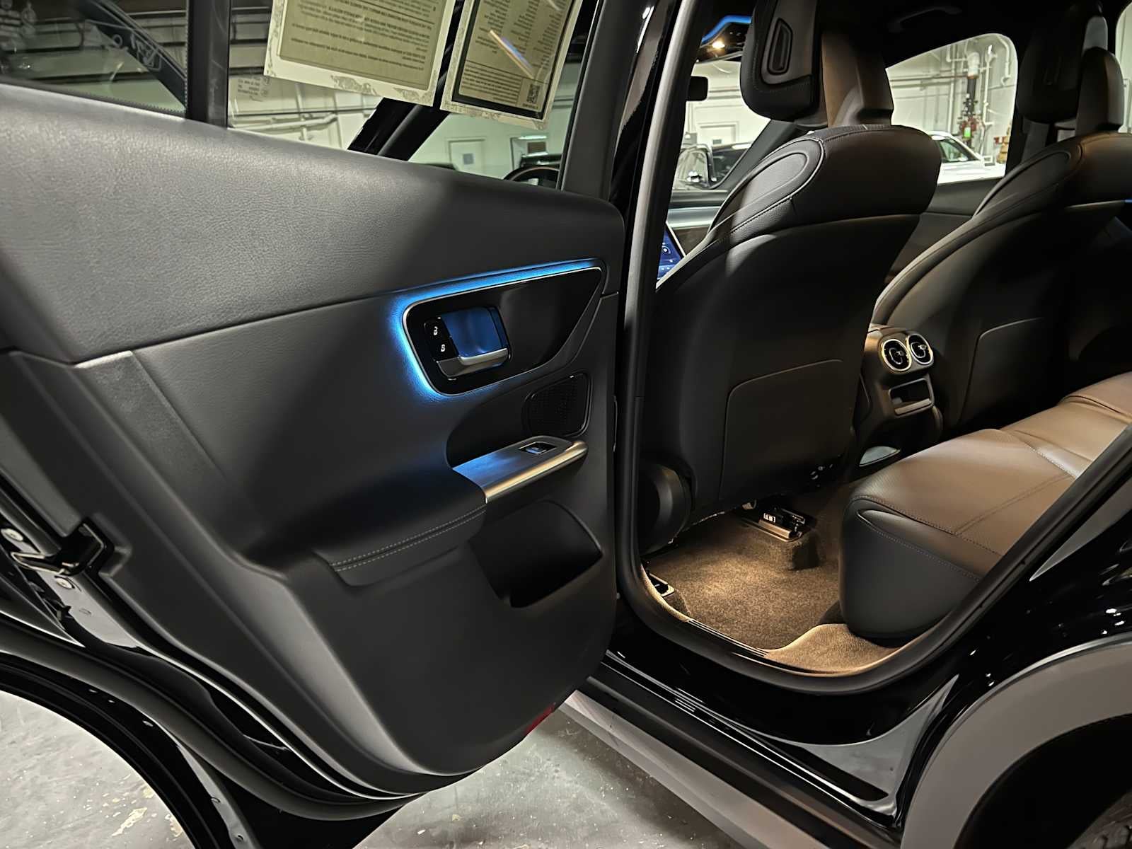 2025 Mercedes-Benz GLC 300 SUV