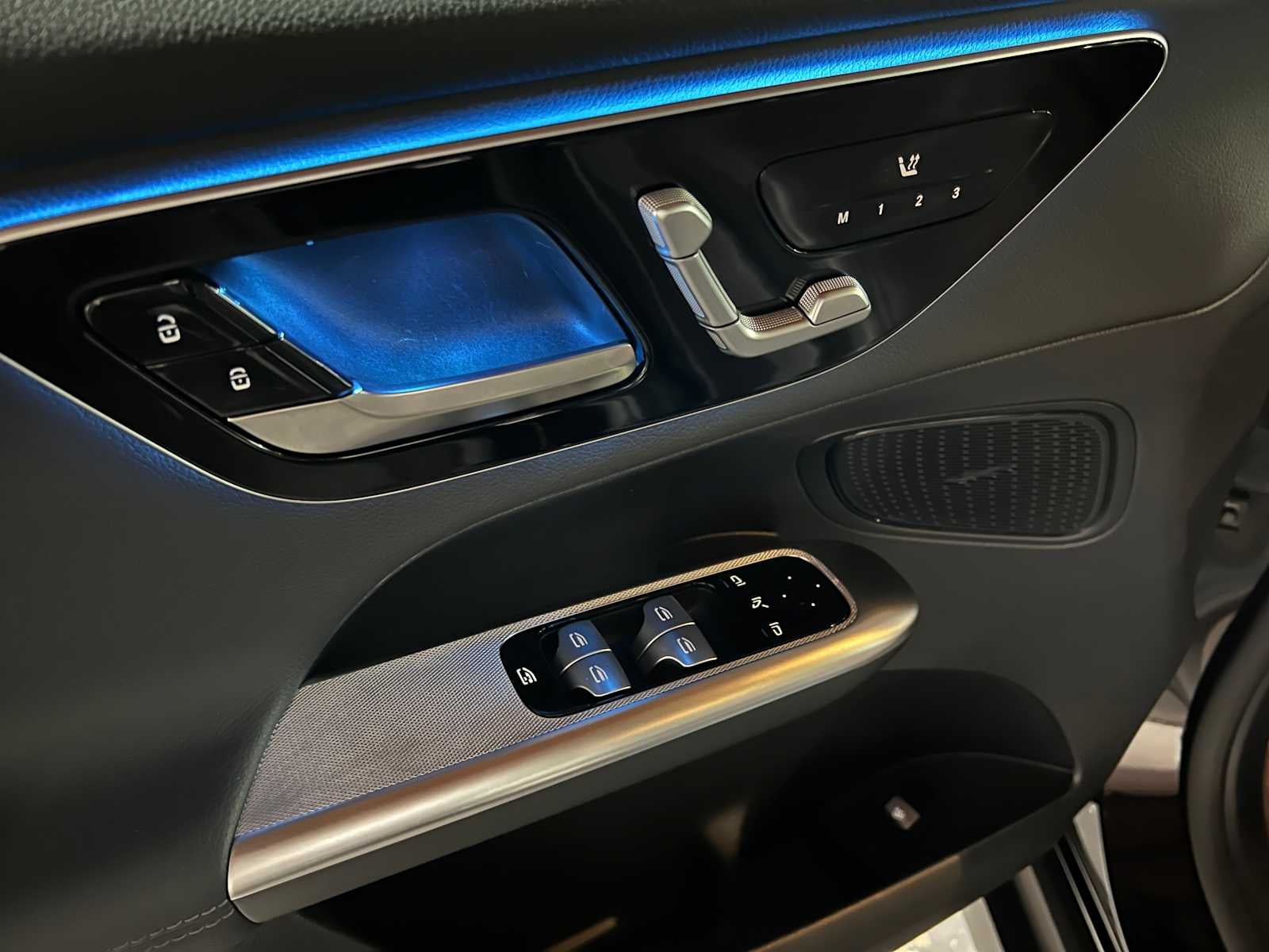 2025 Mercedes-Benz GLC 300 SUV