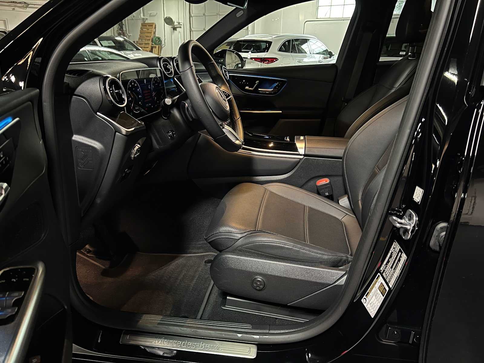 2025 Mercedes-Benz GLC 300 SUV