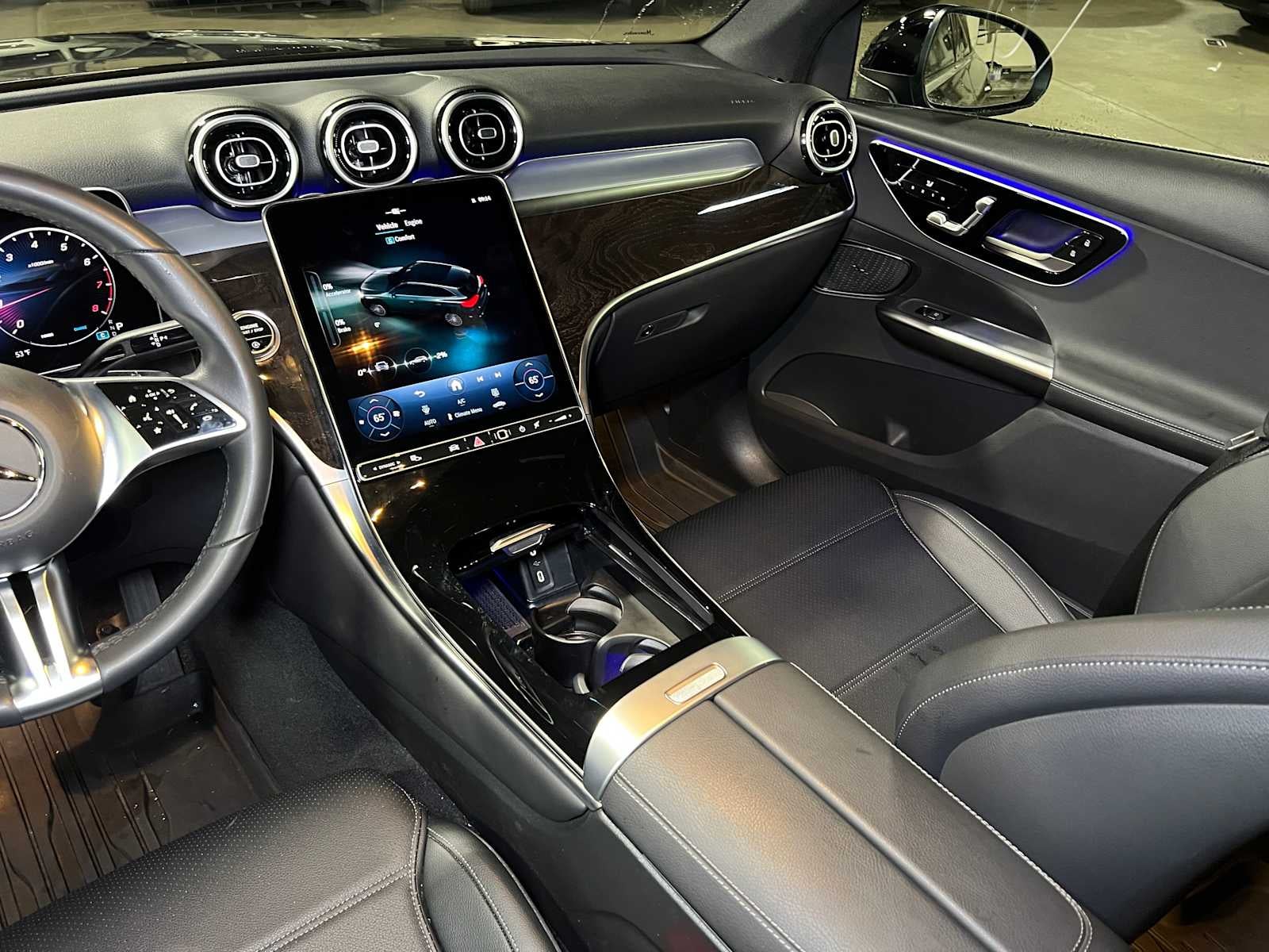 2025 Mercedes-Benz GLC 300 SUV