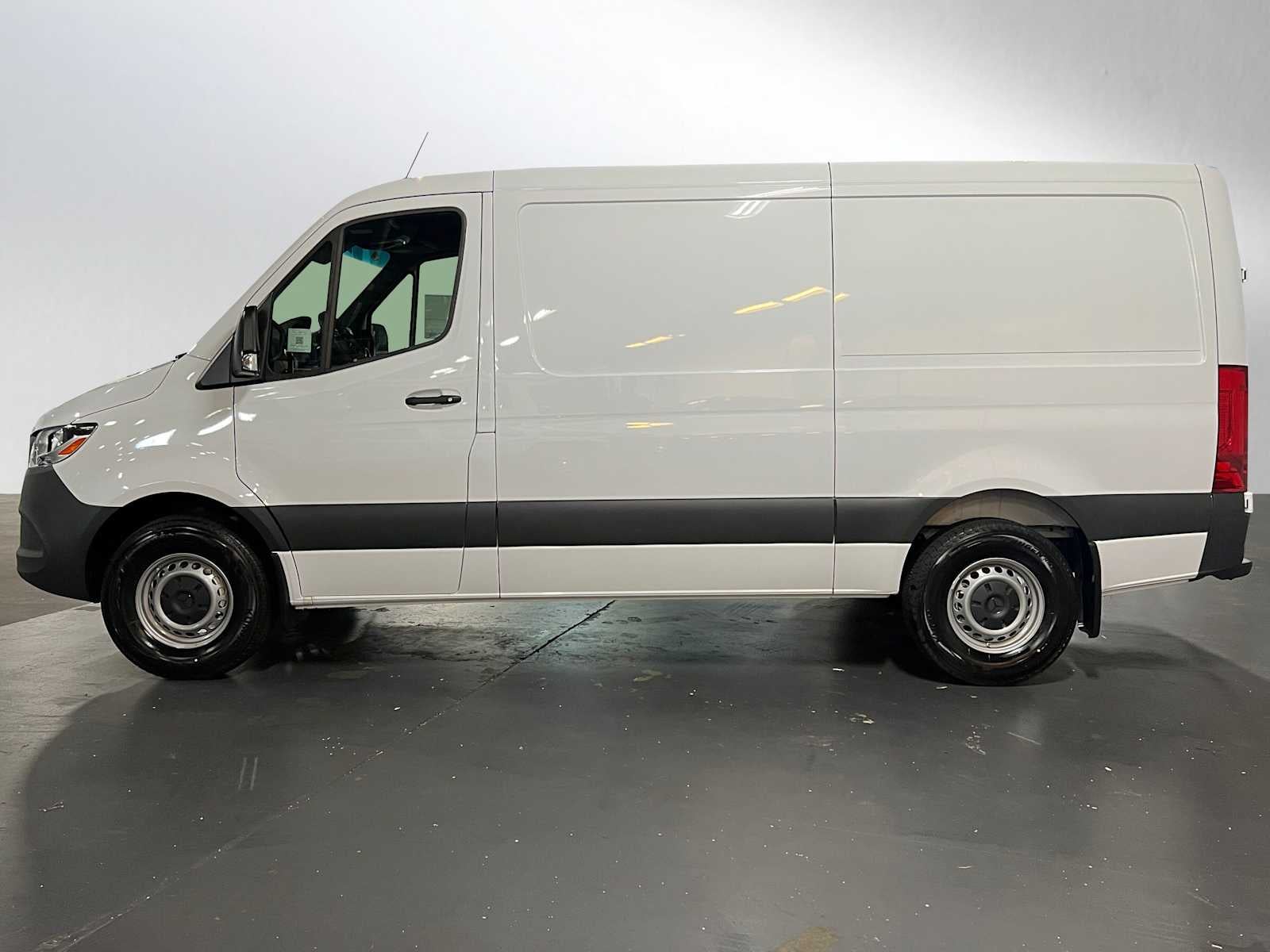 2025 Mercedes-Benz Sprinter 2500 Standard Roof I4 Diesel 144" RWD