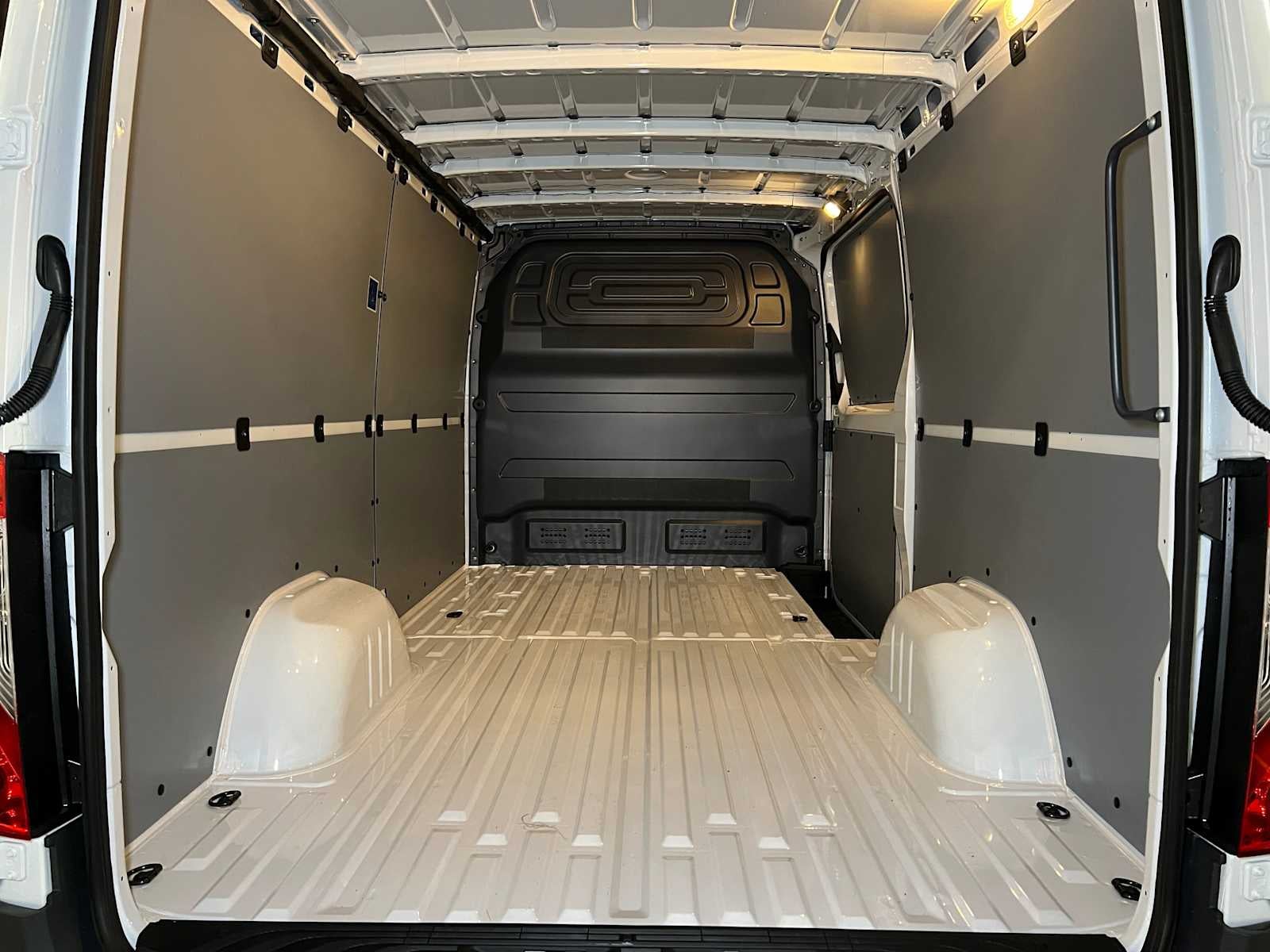 2025 Mercedes-Benz Sprinter 2500 Standard Roof I4 Diesel 144" RWD