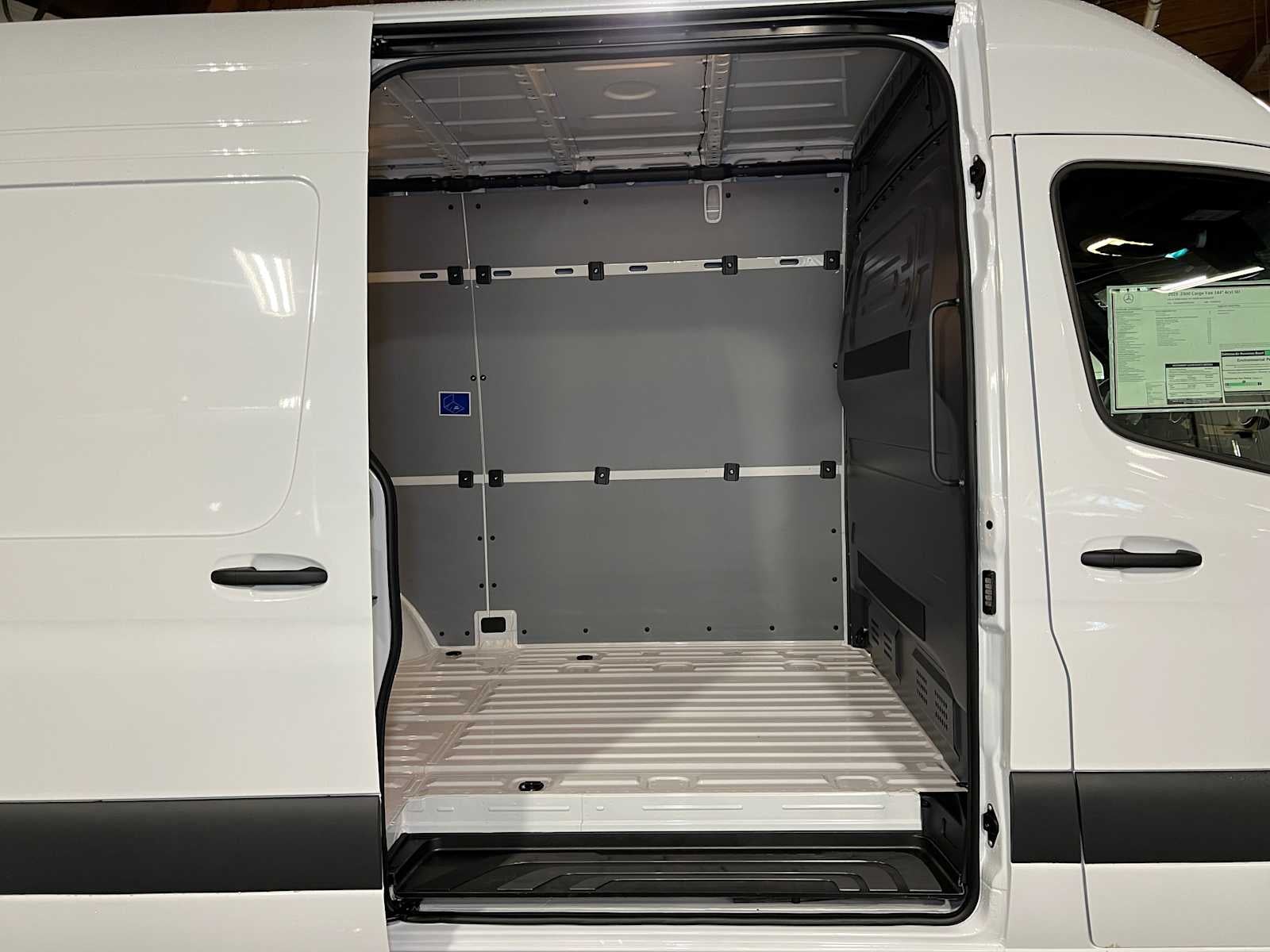 2025 Mercedes-Benz Sprinter 2500 Standard Roof I4 Diesel 144" RWD