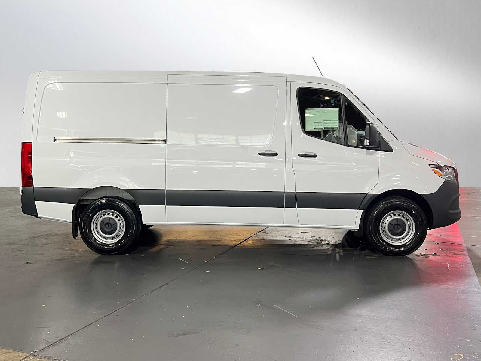 2025 Mercedes-Benz Sprinter 2500 Standard Roof I4 Diesel 144" RWD