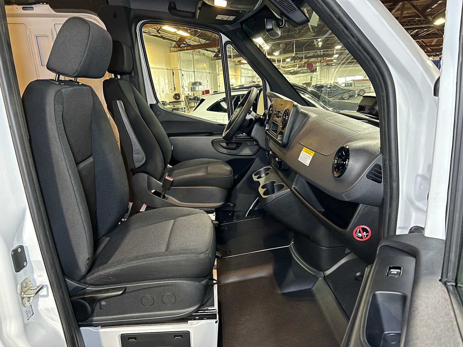 2025 Mercedes-Benz Sprinter 2500 Standard Roof I4 Diesel 144" RWD